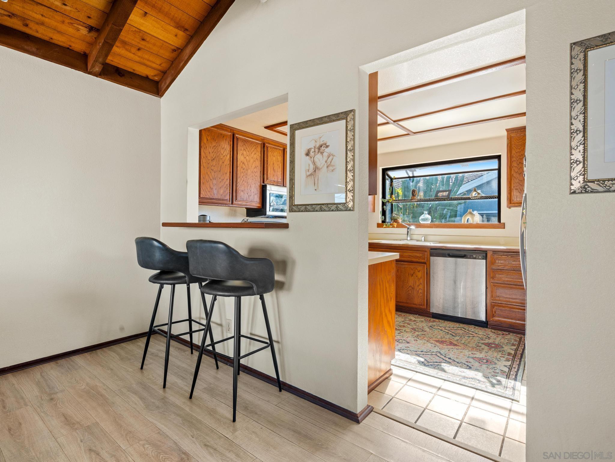 Detail Gallery Image 15 of 29 For 928  Agate Street, San Diego,  CA 92109 - 2 Beds | 2/1 Baths