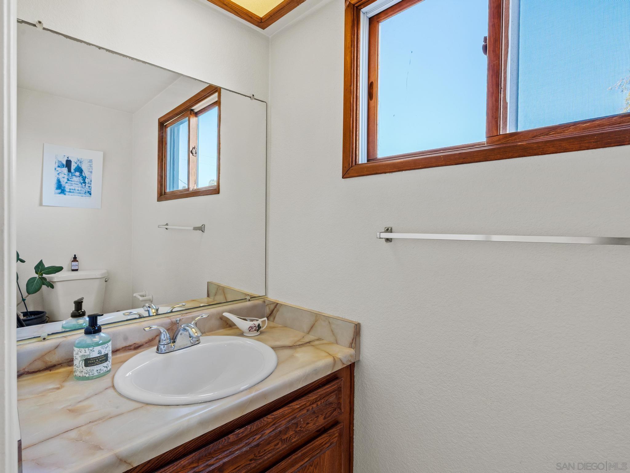 Detail Gallery Image 18 of 29 For 928  Agate Street, San Diego,  CA 92109 - 2 Beds | 2/1 Baths