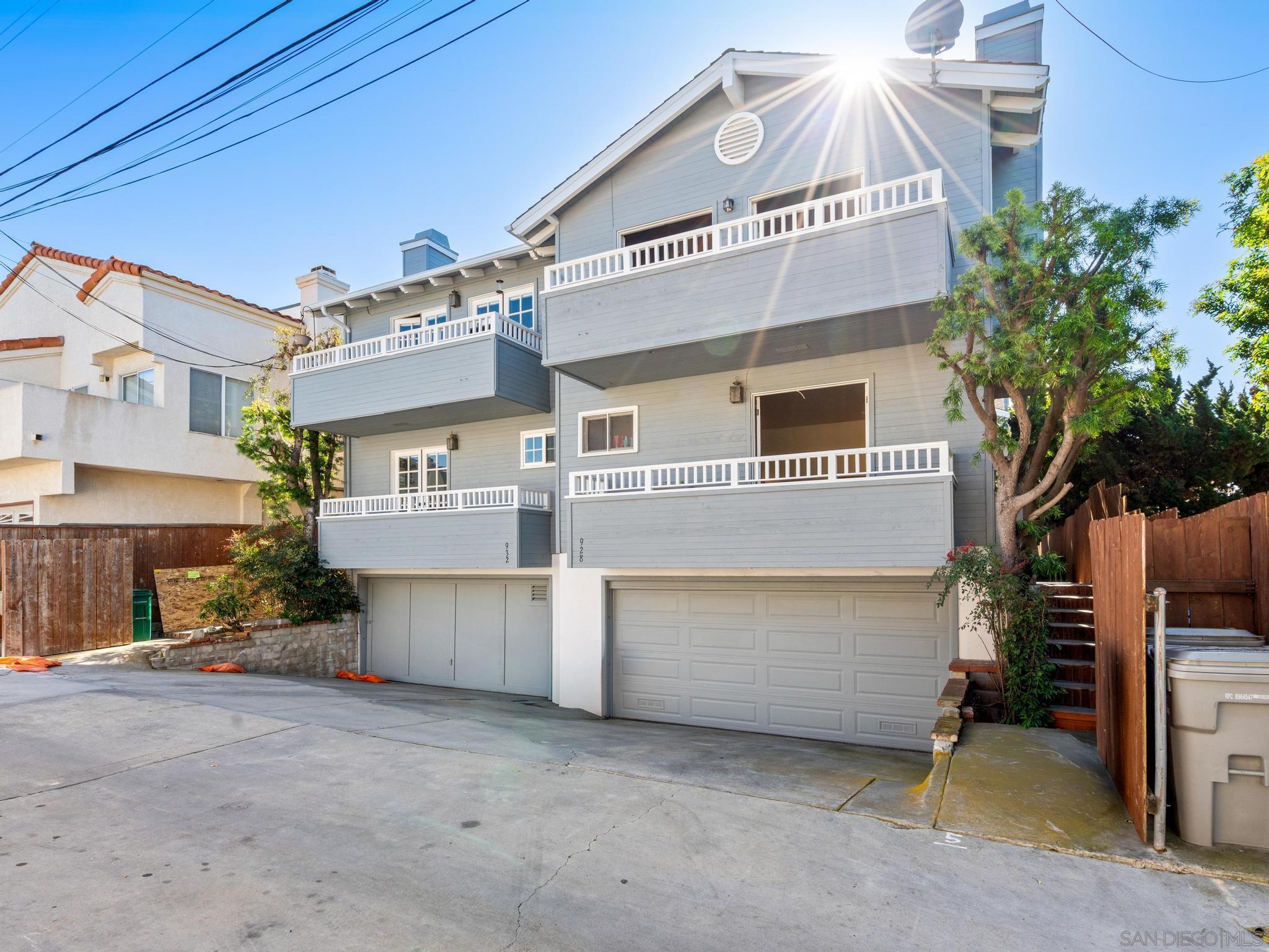 Detail Gallery Image 20 of 29 For 928  Agate Street, San Diego,  CA 92109 - 2 Beds | 2/1 Baths