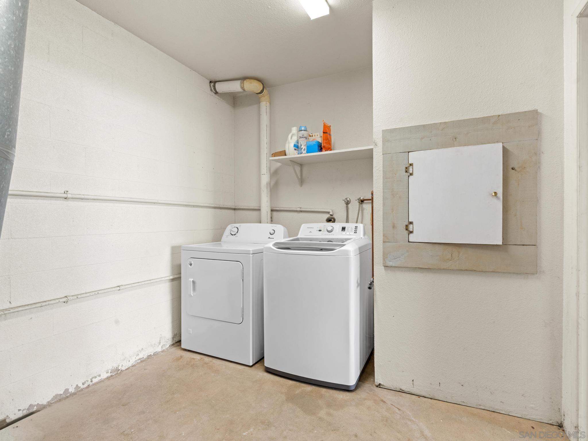 Detail Gallery Image 23 of 29 For 928  Agate Street, San Diego,  CA 92109 - 2 Beds | 2/1 Baths