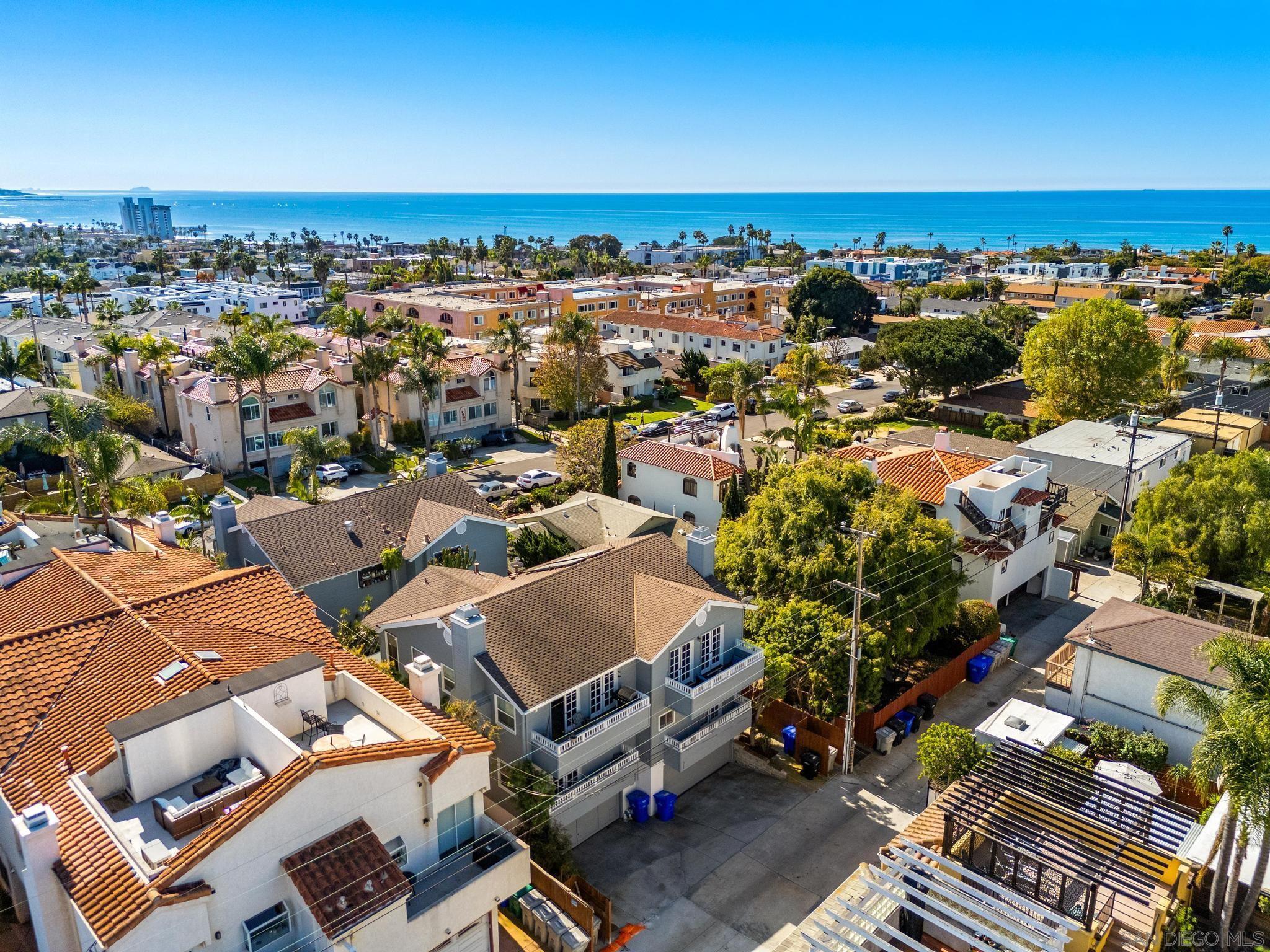 Detail Gallery Image 25 of 29 For 928  Agate Street, San Diego,  CA 92109 - 2 Beds | 2/1 Baths