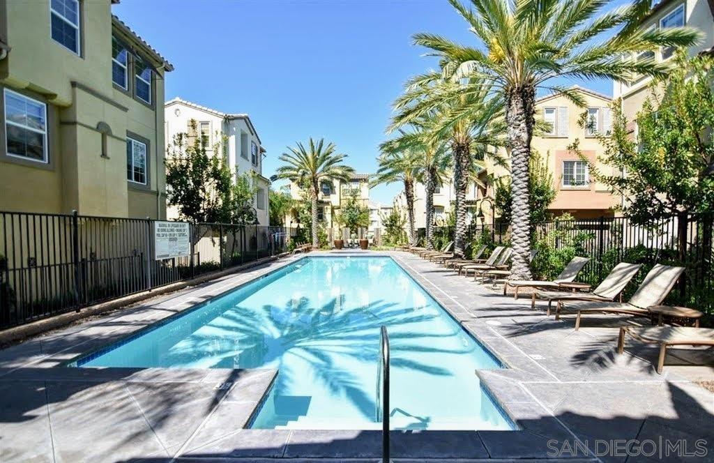 Detail Gallery Image 12 of 22 For 2329  Sentinel Lane, San Marcos,  CA 92078 - 3 Beds | 2/1 Baths