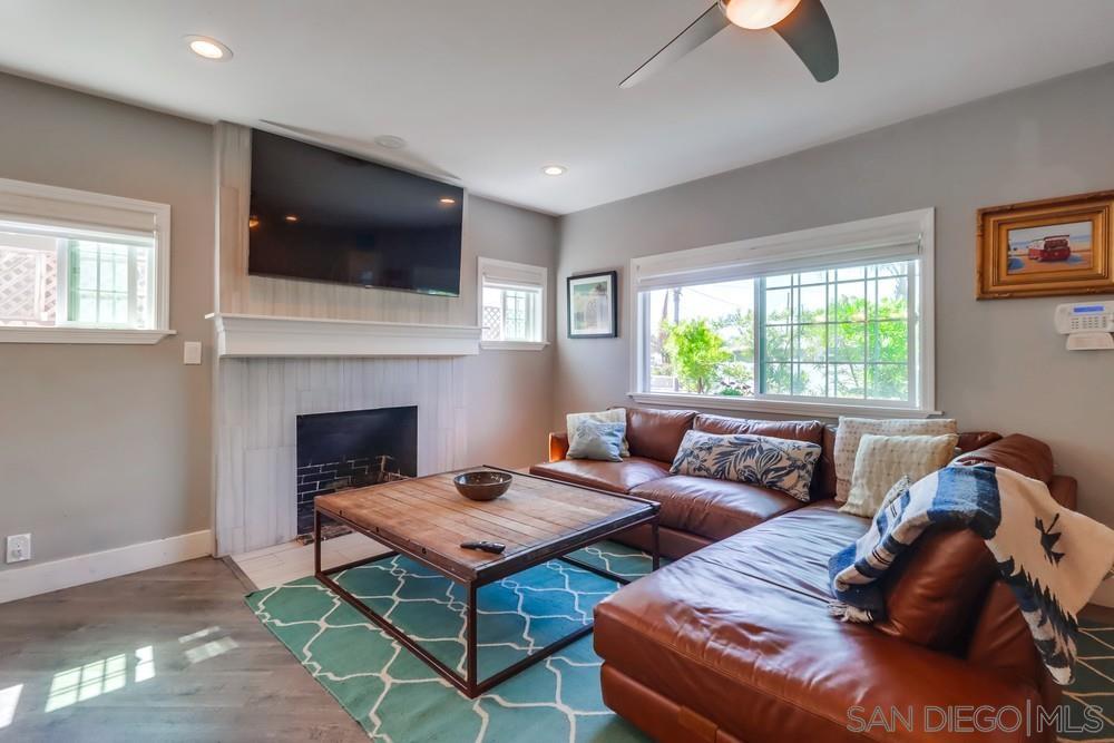 Detail Gallery Image 2 of 35 For 2440  Lincoln Ave, San Diego,  CA 92104 - 3 Beds | 2 Baths