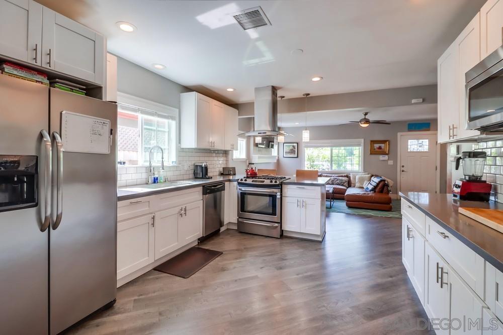 Detail Gallery Image 5 of 35 For 2440  Lincoln Ave, San Diego,  CA 92104 - 3 Beds | 2 Baths