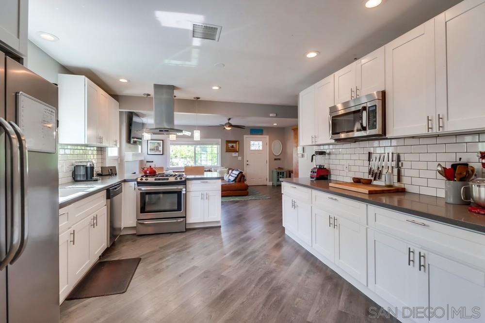 Detail Gallery Image 6 of 35 For 2440  Lincoln Ave, San Diego,  CA 92104 - 3 Beds | 2 Baths