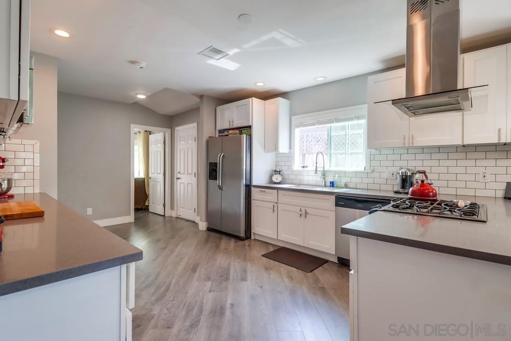 Detail Gallery Image 9 of 35 For 2440  Lincoln Ave, San Diego,  CA 92104 - 3 Beds | 2 Baths