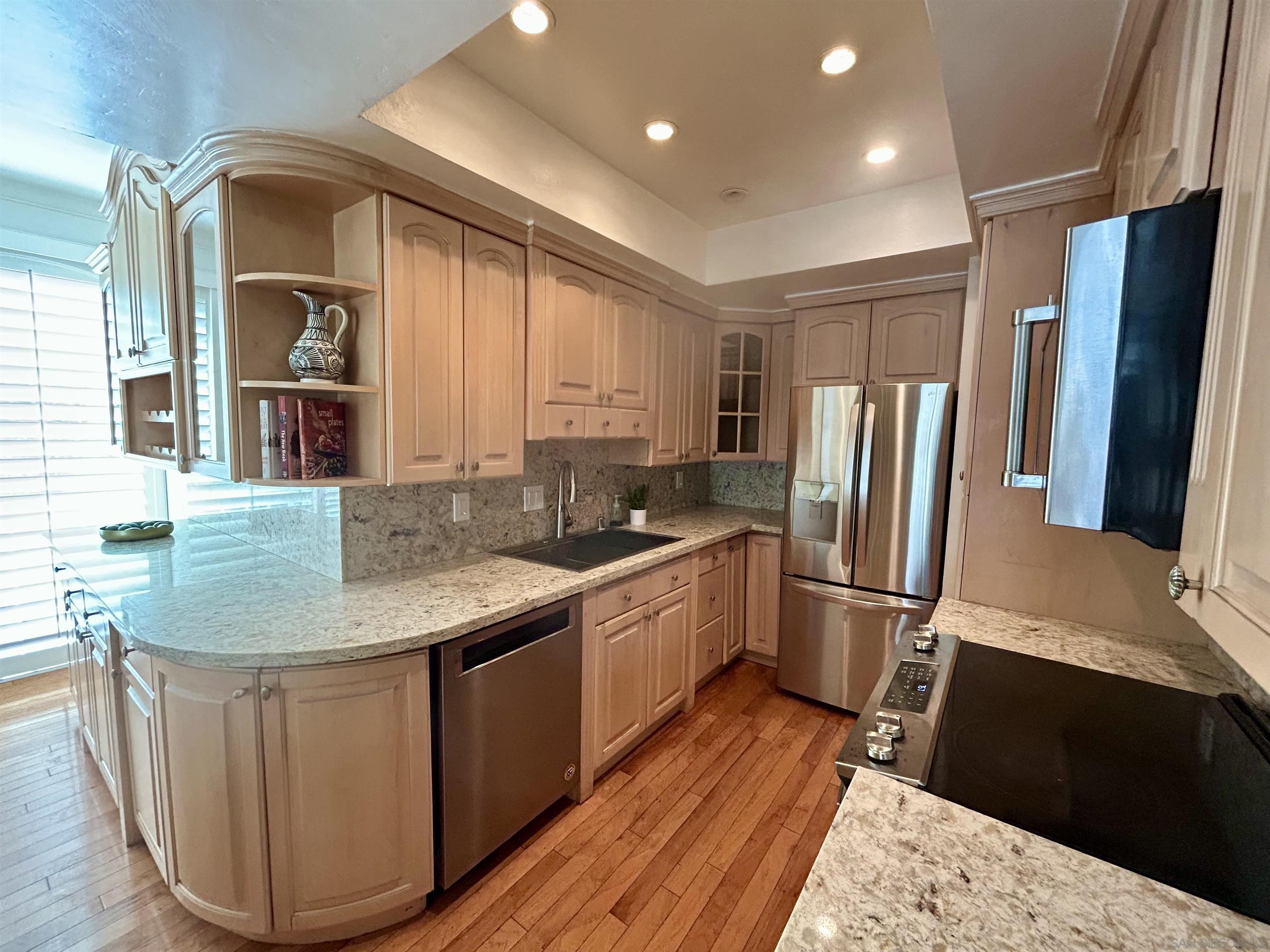 Detail Gallery Image 13 of 40 For 2410  Albatross St  #9,  San Diego,  CA 92101 - 2 Beds | 2 Baths