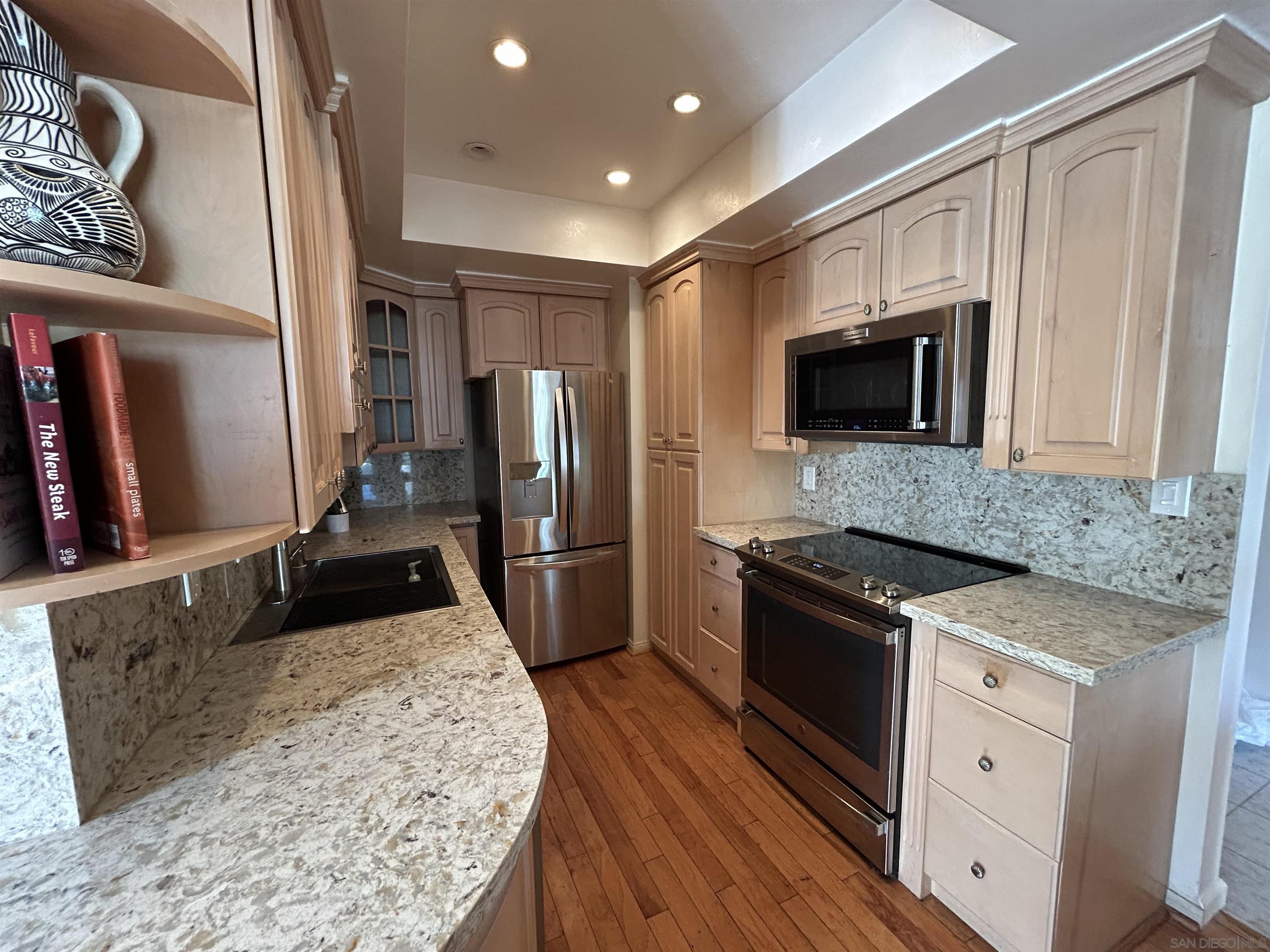 Detail Gallery Image 14 of 40 For 2410  Albatross St  #9,  San Diego,  CA 92101 - 2 Beds | 2 Baths