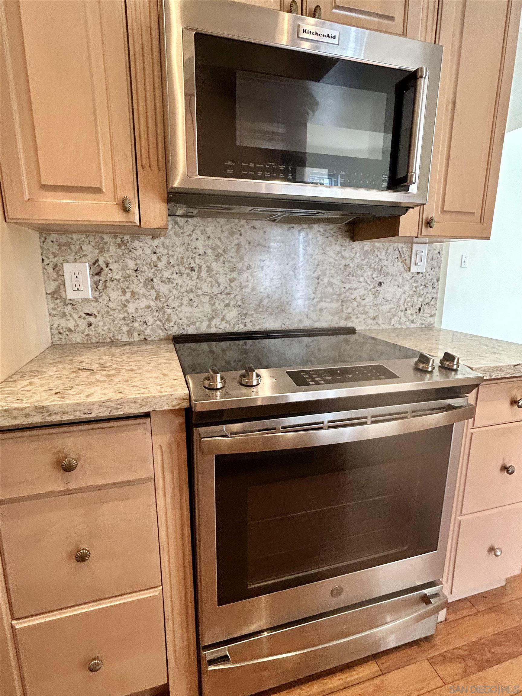 Detail Gallery Image 15 of 40 For 2410  Albatross St  #9,  San Diego,  CA 92101 - 2 Beds | 2 Baths