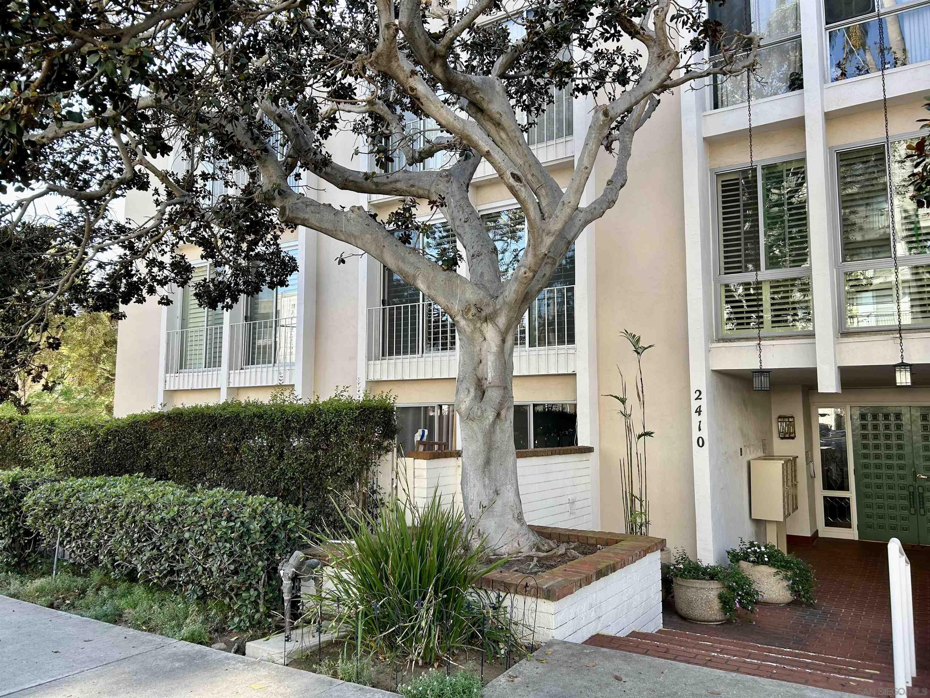 Detail Gallery Image 34 of 40 For 2410  Albatross St  #9,  San Diego,  CA 92101 - 2 Beds | 2 Baths