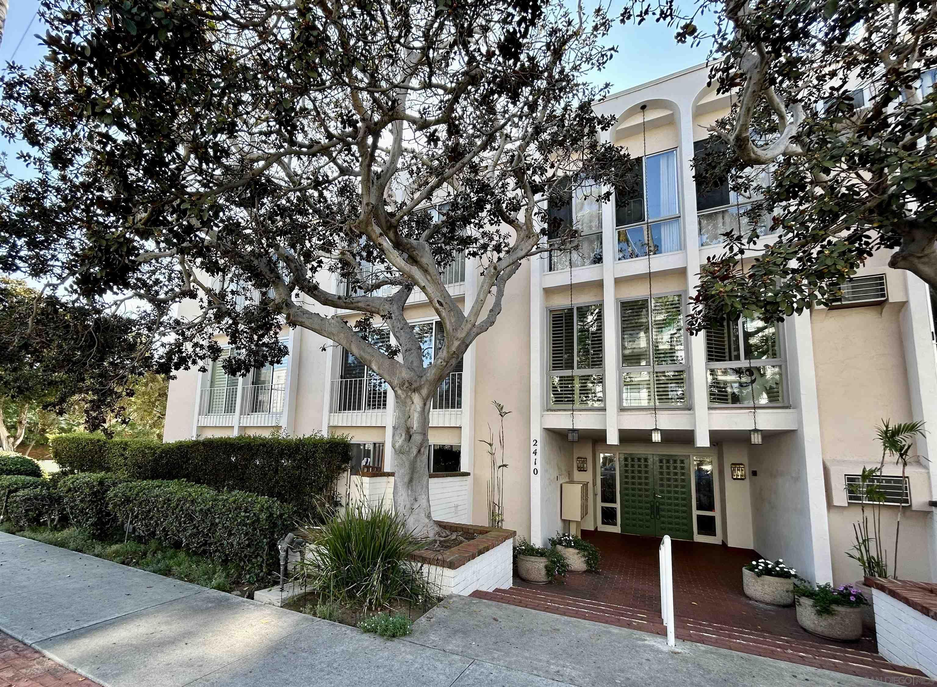 Detail Gallery Image 36 of 40 For 2410  Albatross St  #9,  San Diego,  CA 92101 - 2 Beds | 2 Baths