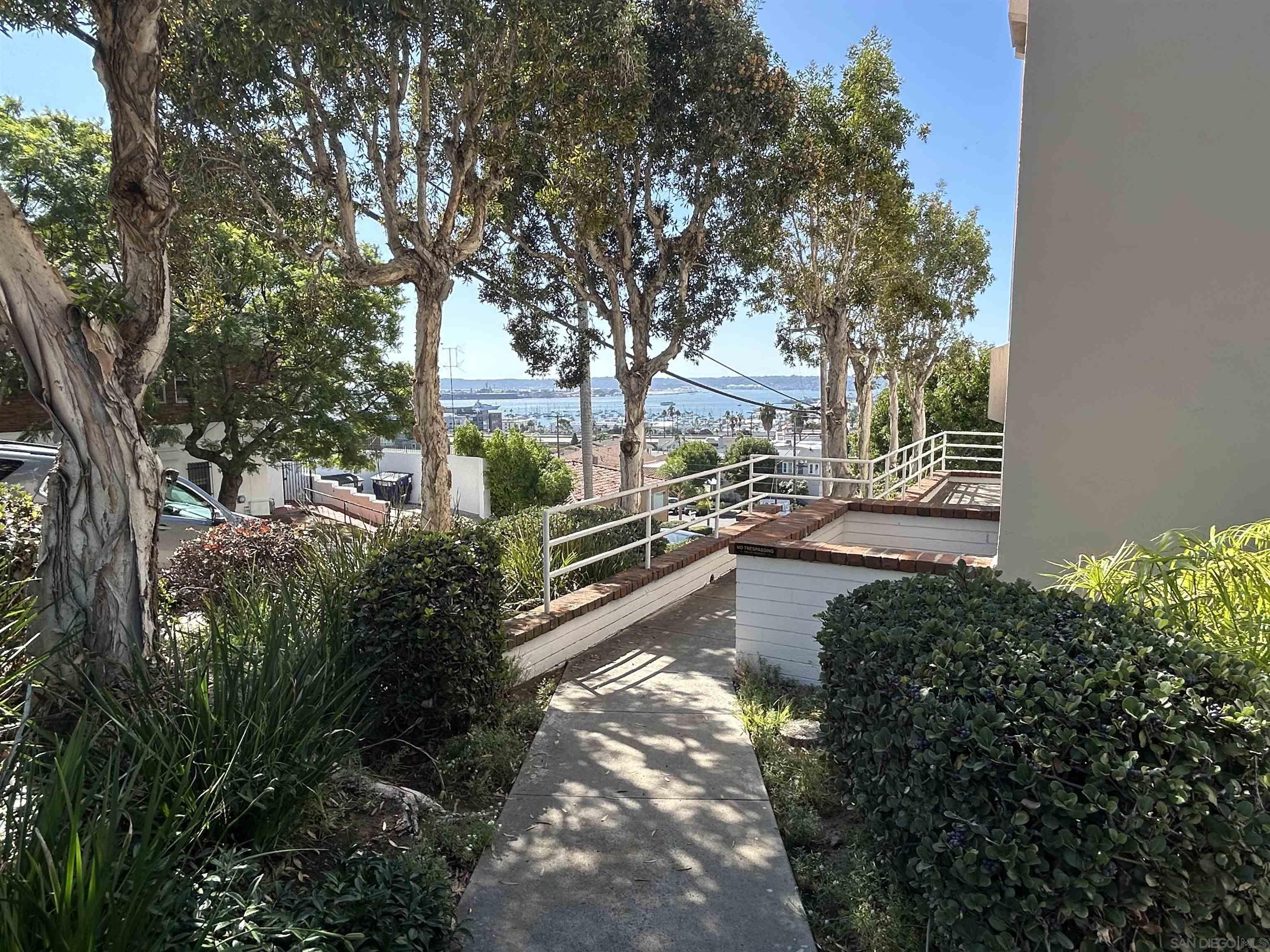 Detail Gallery Image 38 of 40 For 2410  Albatross St  #9,  San Diego,  CA 92101 - 2 Beds | 2 Baths