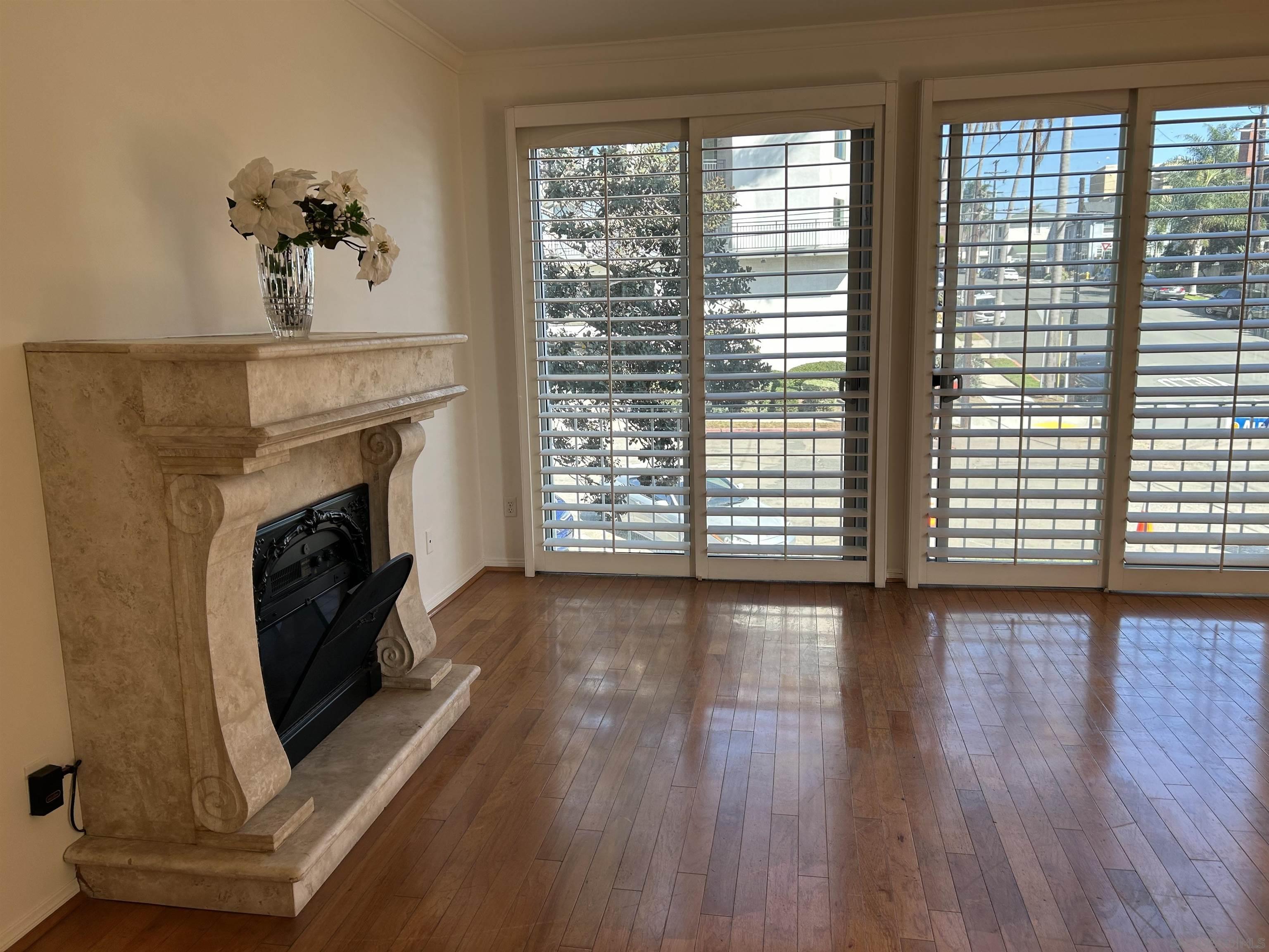 Detail Gallery Image 6 of 40 For 2410  Albatross St  #9,  San Diego,  CA 92101 - 2 Beds | 2 Baths