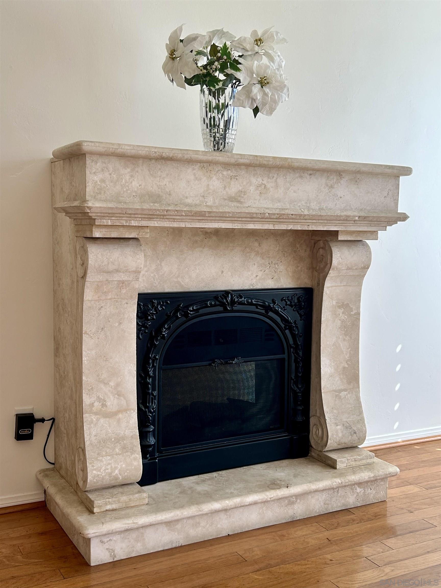 Detail Gallery Image 8 of 40 For 2410  Albatross St  #9,  San Diego,  CA 92101 - 2 Beds | 2 Baths