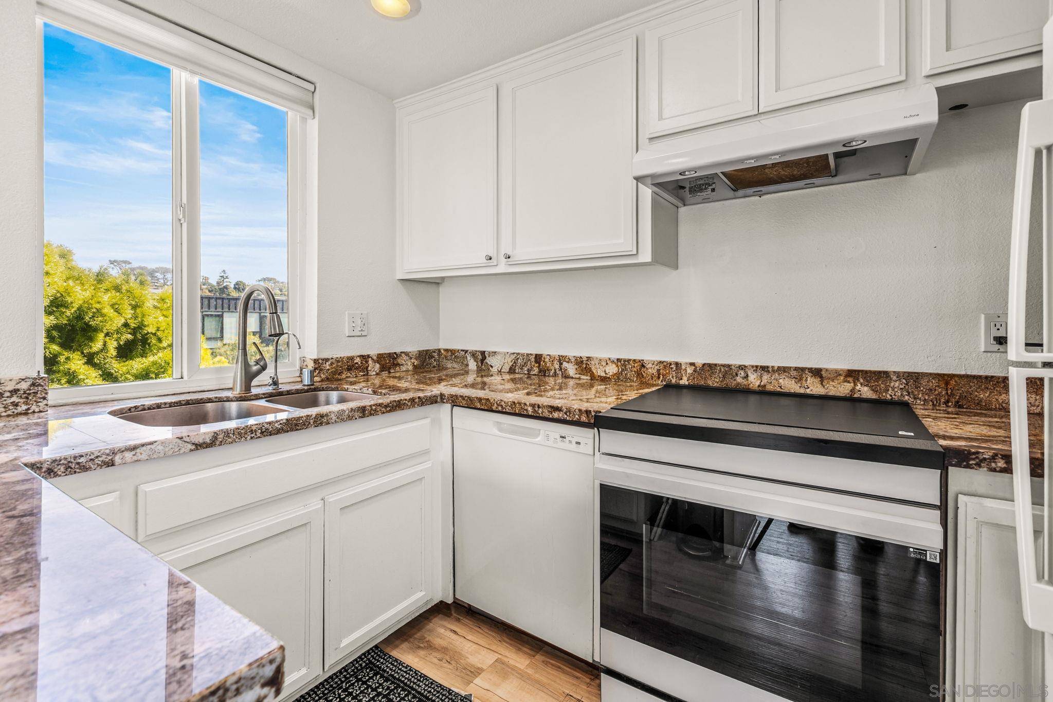 Detail Gallery Image 8 of 40 For 325 S Sierra Ave  #39,  Solana Beach,  CA 92075 - 3 Beds | 2 Baths