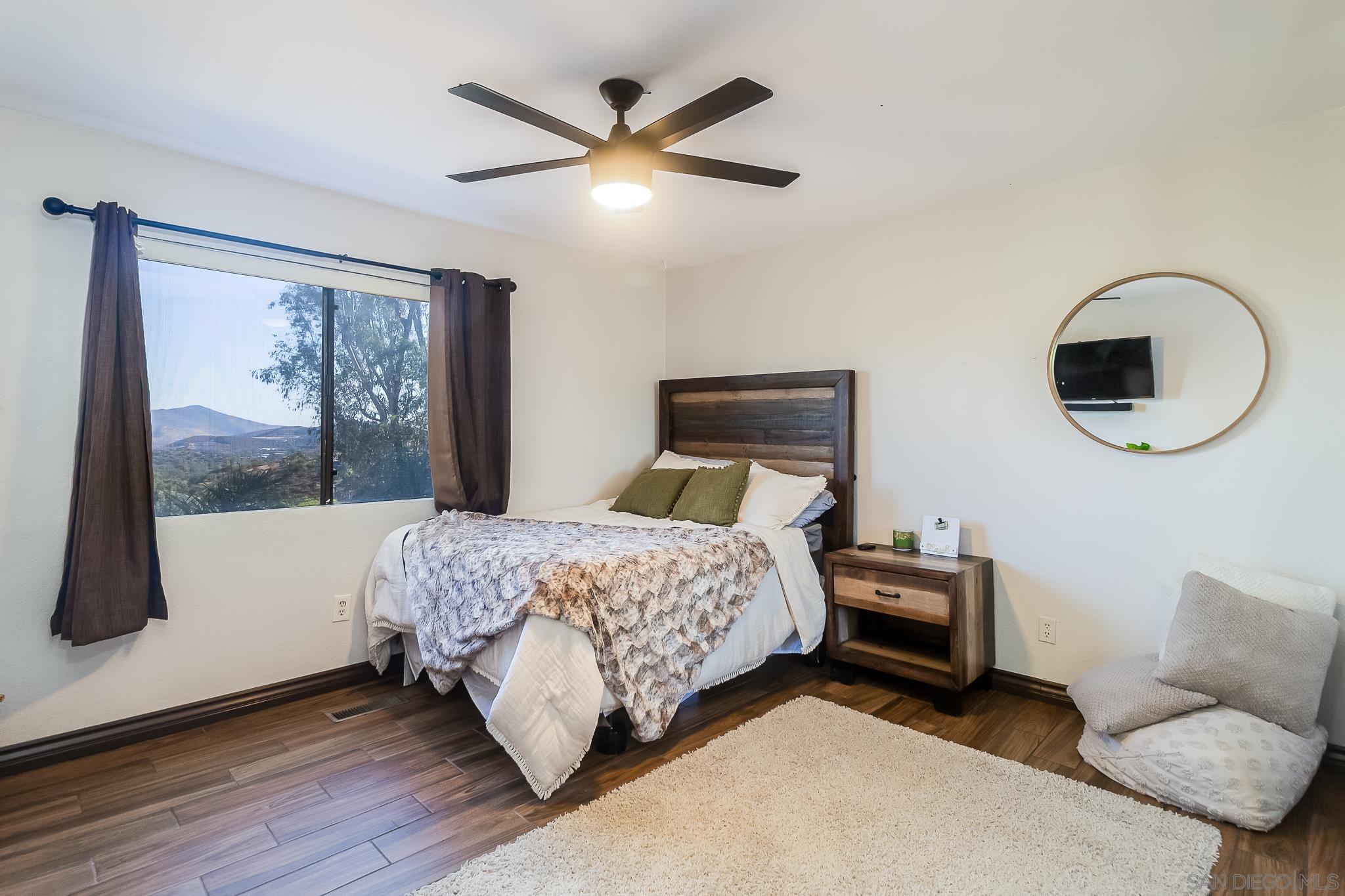 Detail Gallery Image 19 of 27 For 1574  Shadow Knolls Dr, El Cajon,  CA 92020 - 5 Beds | 3/1 Baths