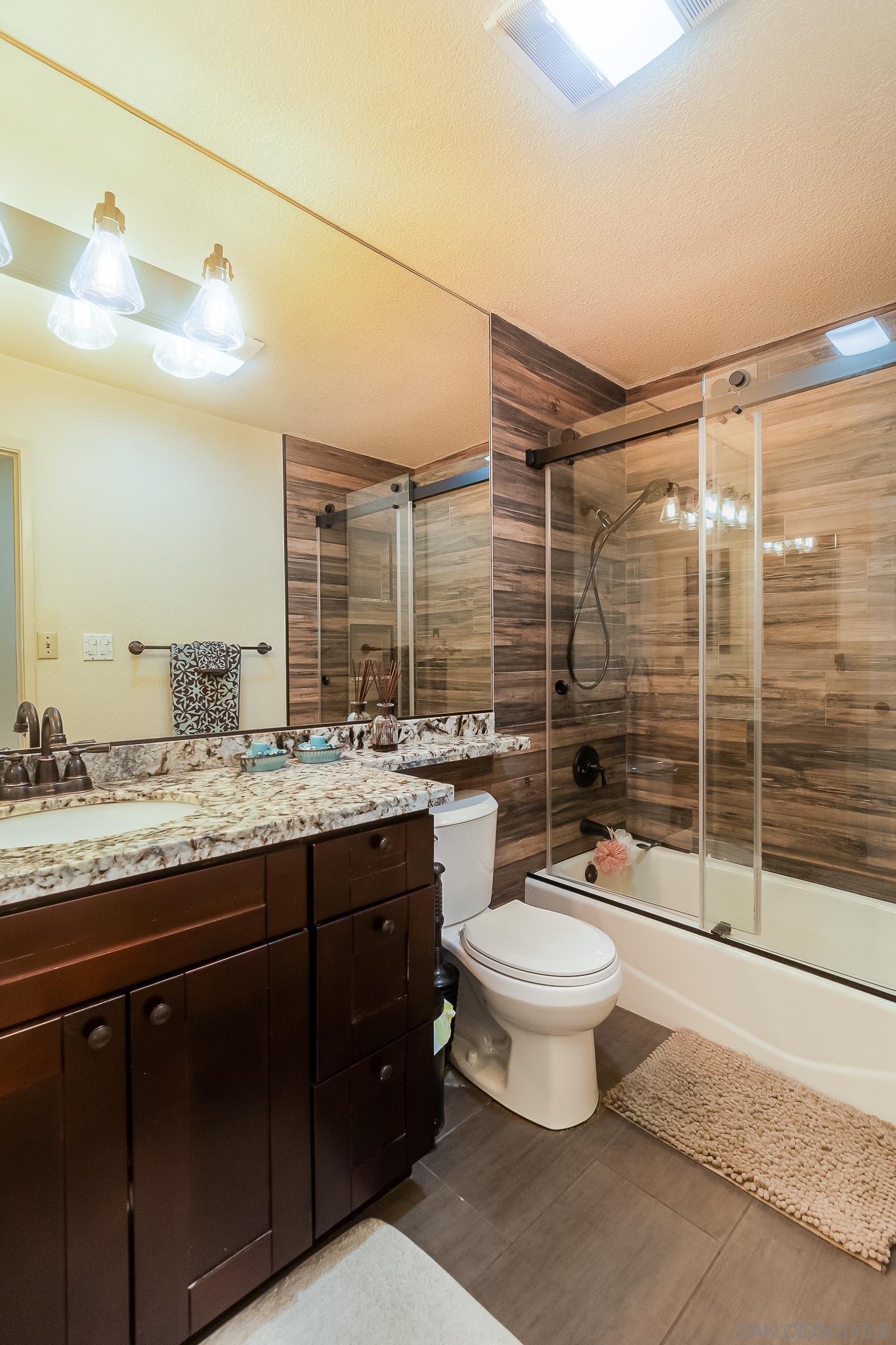 Detail Gallery Image 21 of 27 For 1574  Shadow Knolls Dr, El Cajon,  CA 92020 - 5 Beds | 3/1 Baths