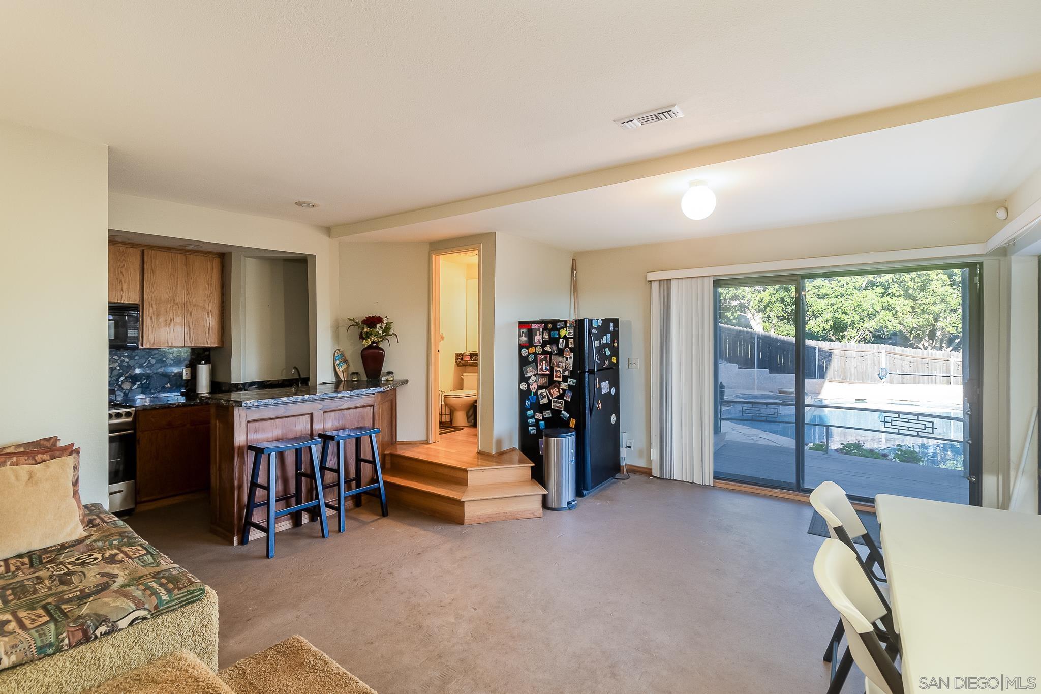 Detail Gallery Image 22 of 27 For 1574  Shadow Knolls Dr, El Cajon,  CA 92020 - 5 Beds | 3/1 Baths