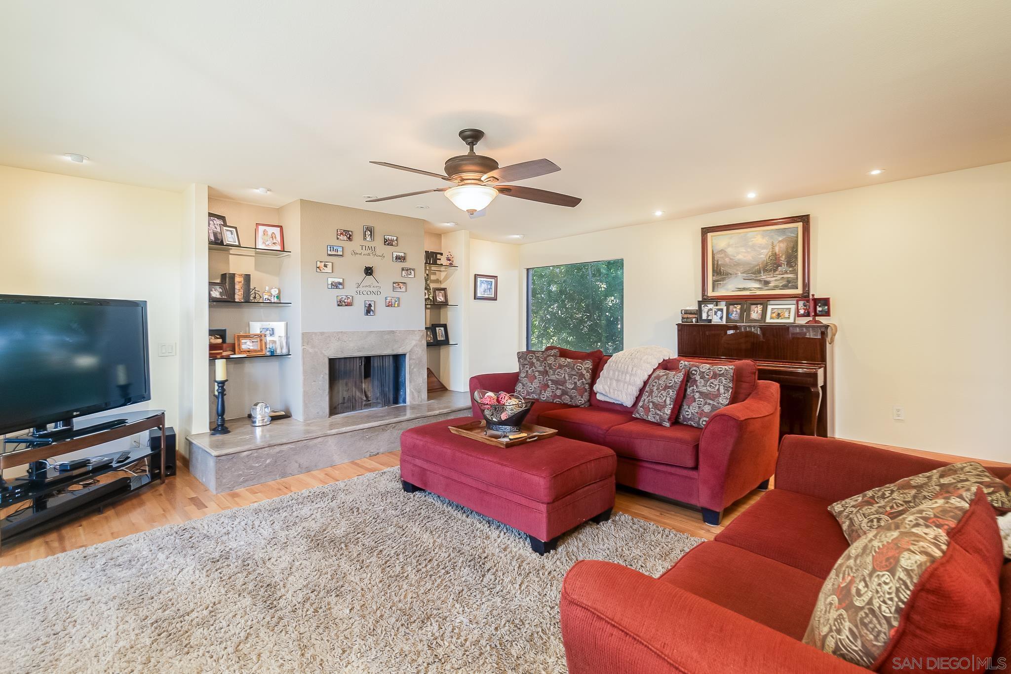 Detail Gallery Image 7 of 27 For 1574  Shadow Knolls Dr, El Cajon,  CA 92020 - 5 Beds | 3/1 Baths