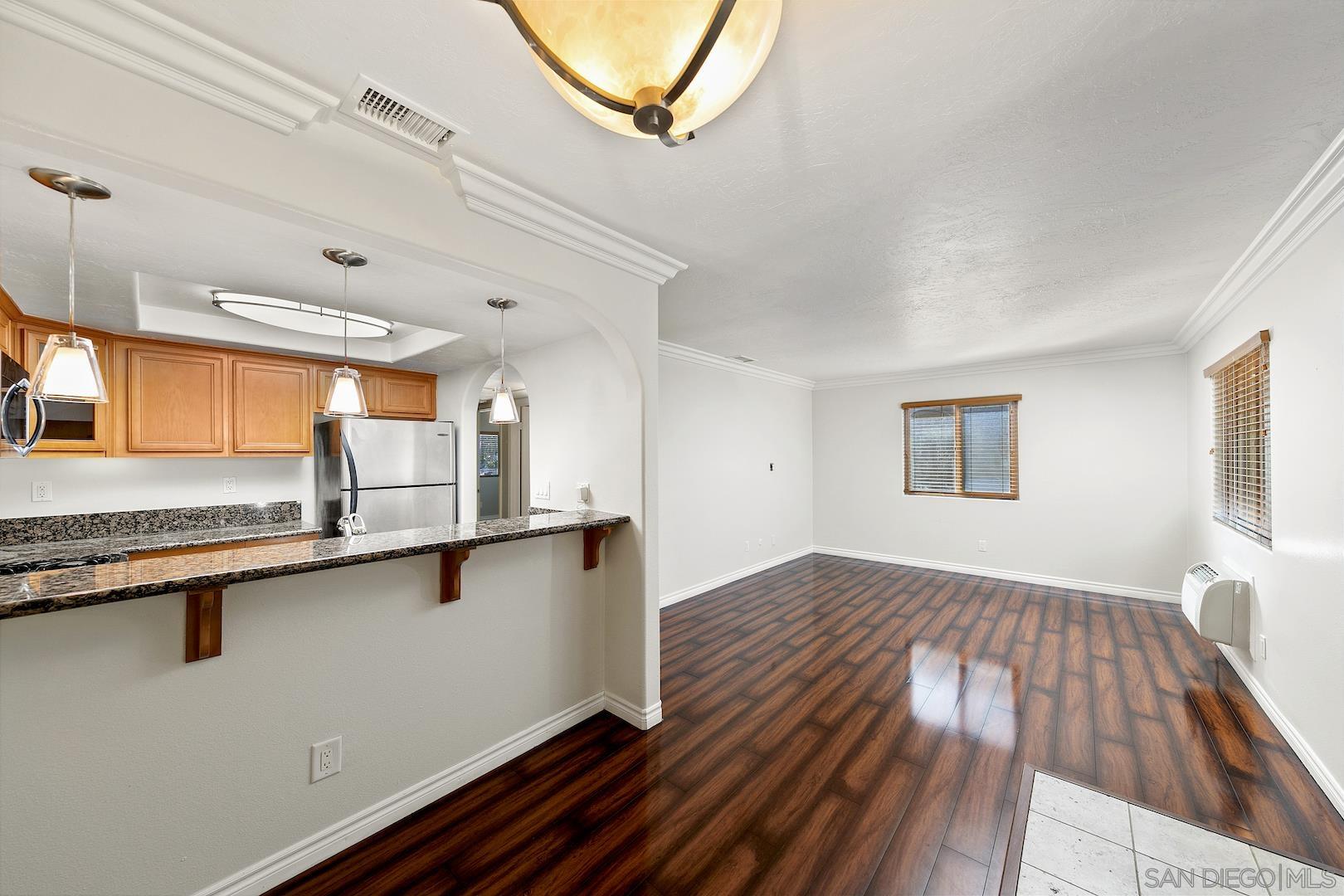 Detail Gallery Image 2 of 21 For 2744  B St  206, San Diego,  CA 92102 - 2 Beds | 2 Baths