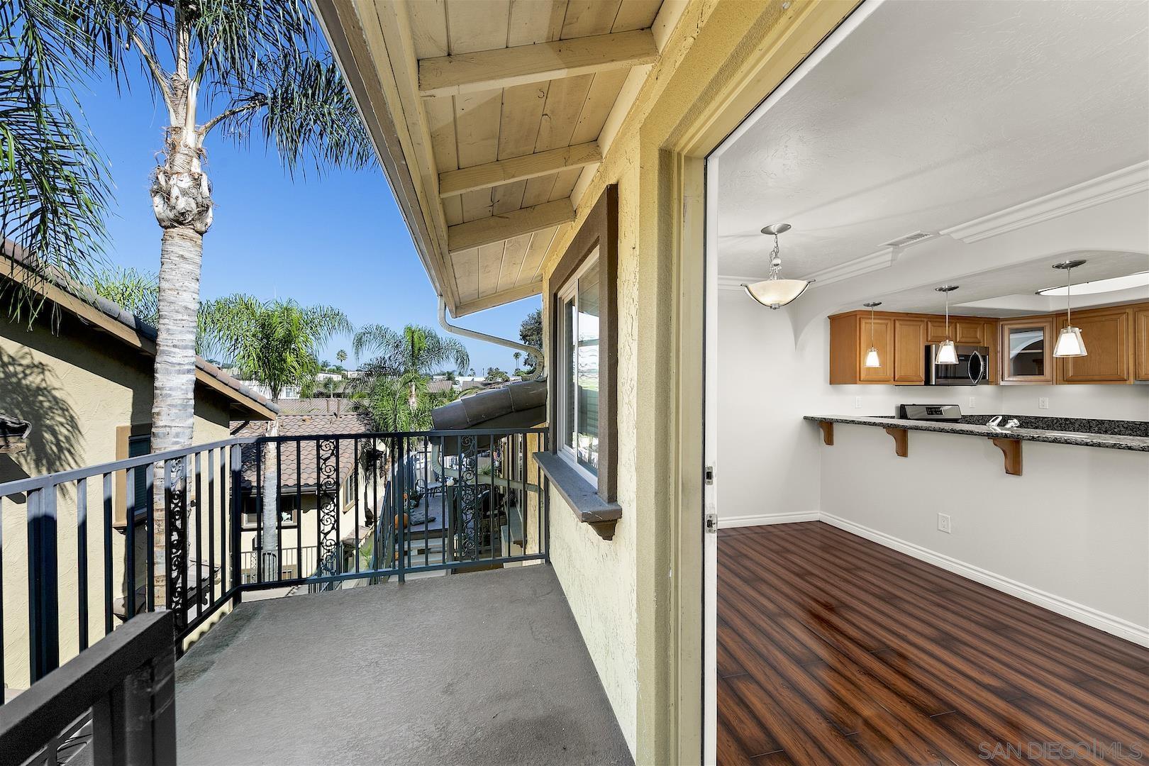 Detail Gallery Image 4 of 21 For 2744  B St  206, San Diego,  CA 92102 - 2 Beds | 2 Baths