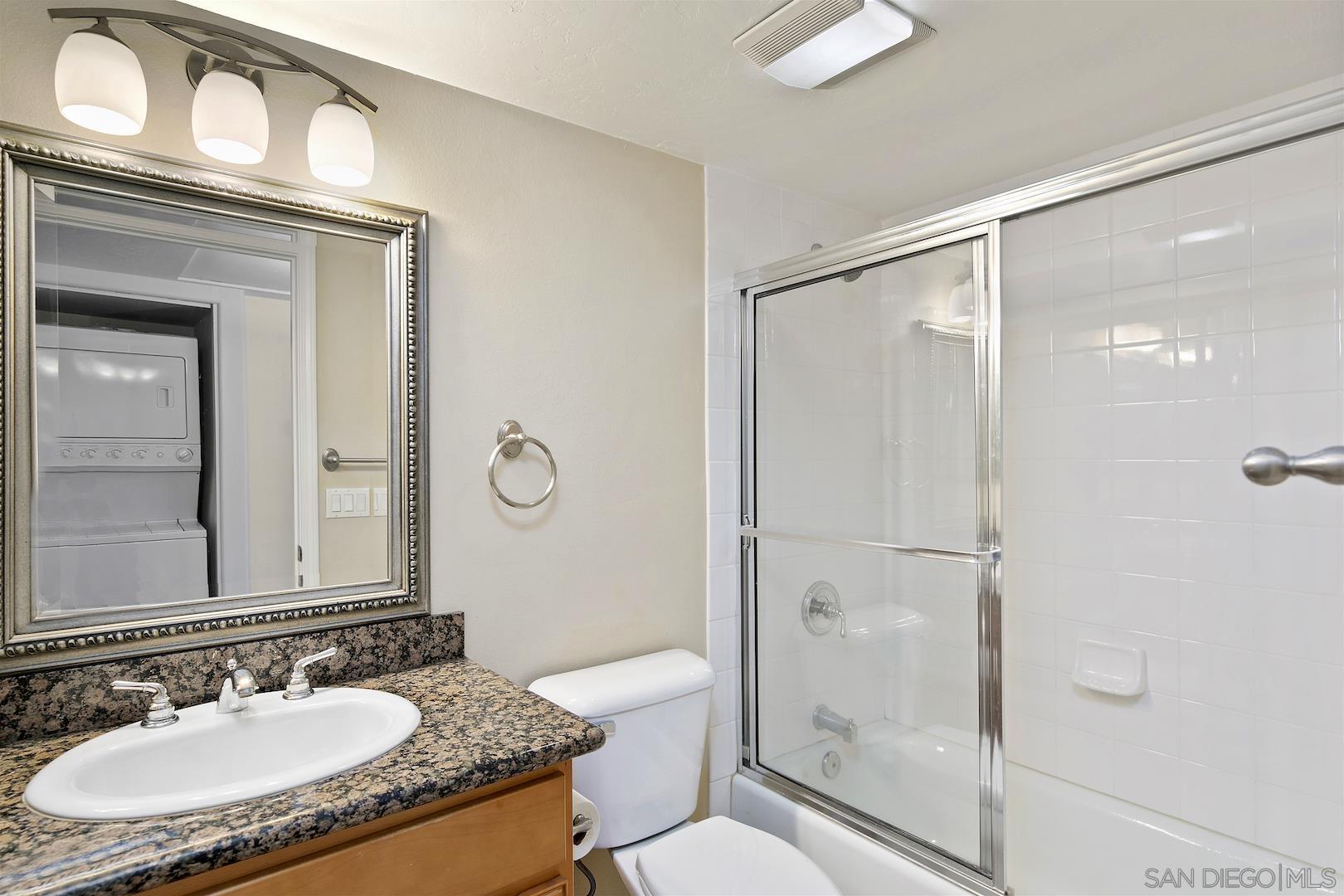 Detail Gallery Image 10 of 21 For 2744  B St  206, San Diego,  CA 92102 - 2 Beds | 2 Baths