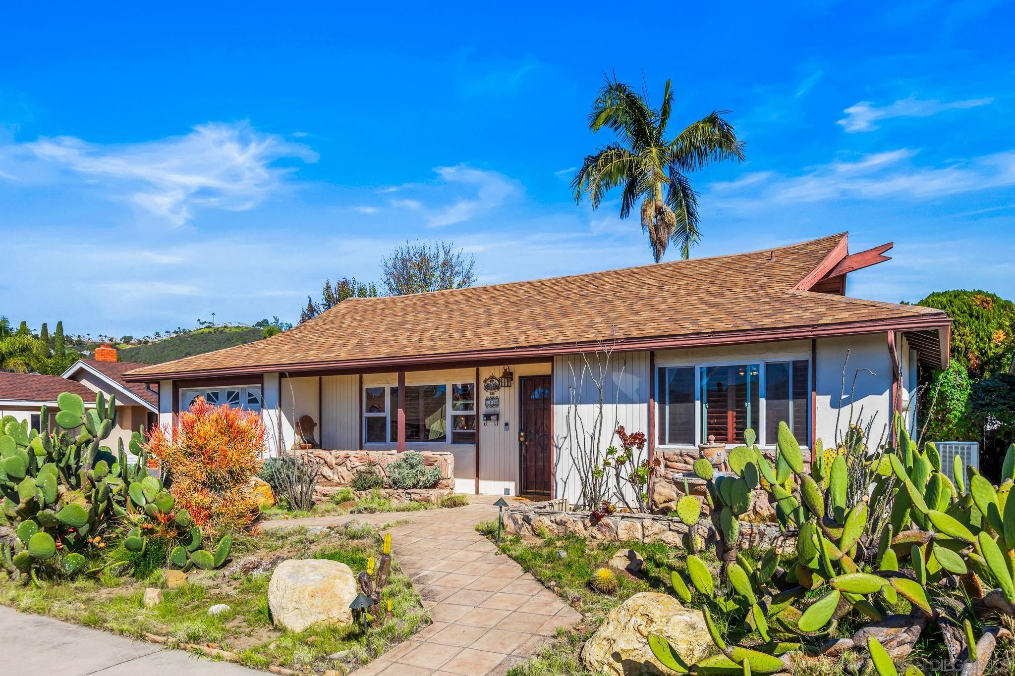 Detail Gallery Image 1 of 36 For 1914  Golden Circle Dr, Escondido,  CA 92026 - 2 Beds | 2 Baths