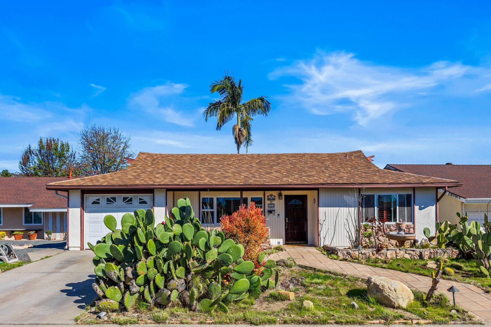 Detail Gallery Image 2 of 36 For 1914  Golden Circle Dr, Escondido,  CA 92026 - 2 Beds | 2 Baths