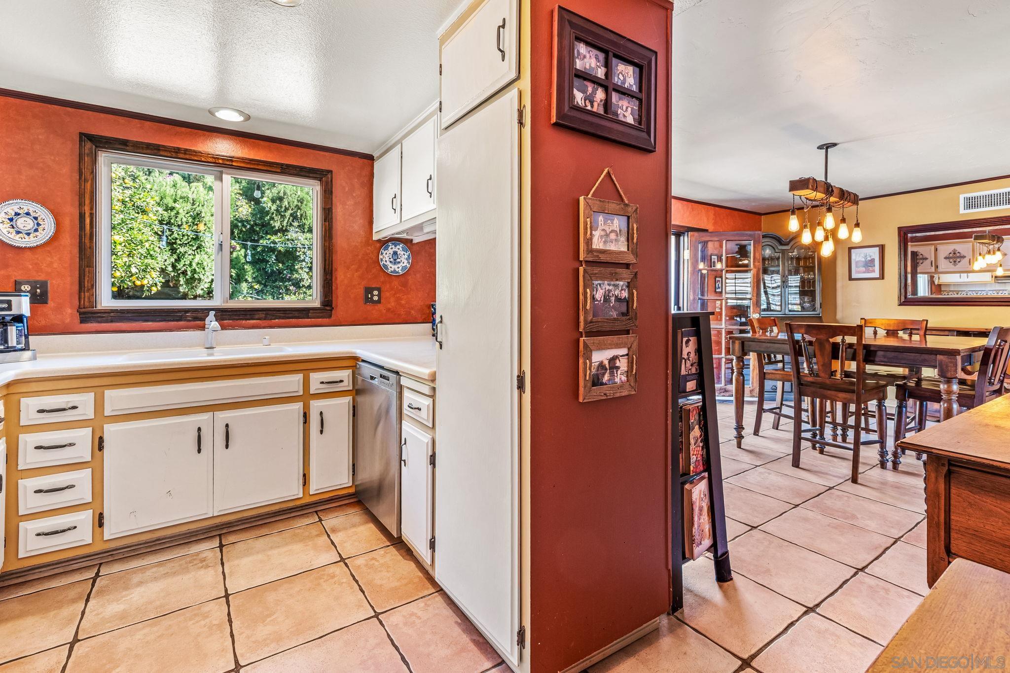 Detail Gallery Image 12 of 36 For 1914  Golden Circle Dr, Escondido,  CA 92026 - 2 Beds | 2 Baths