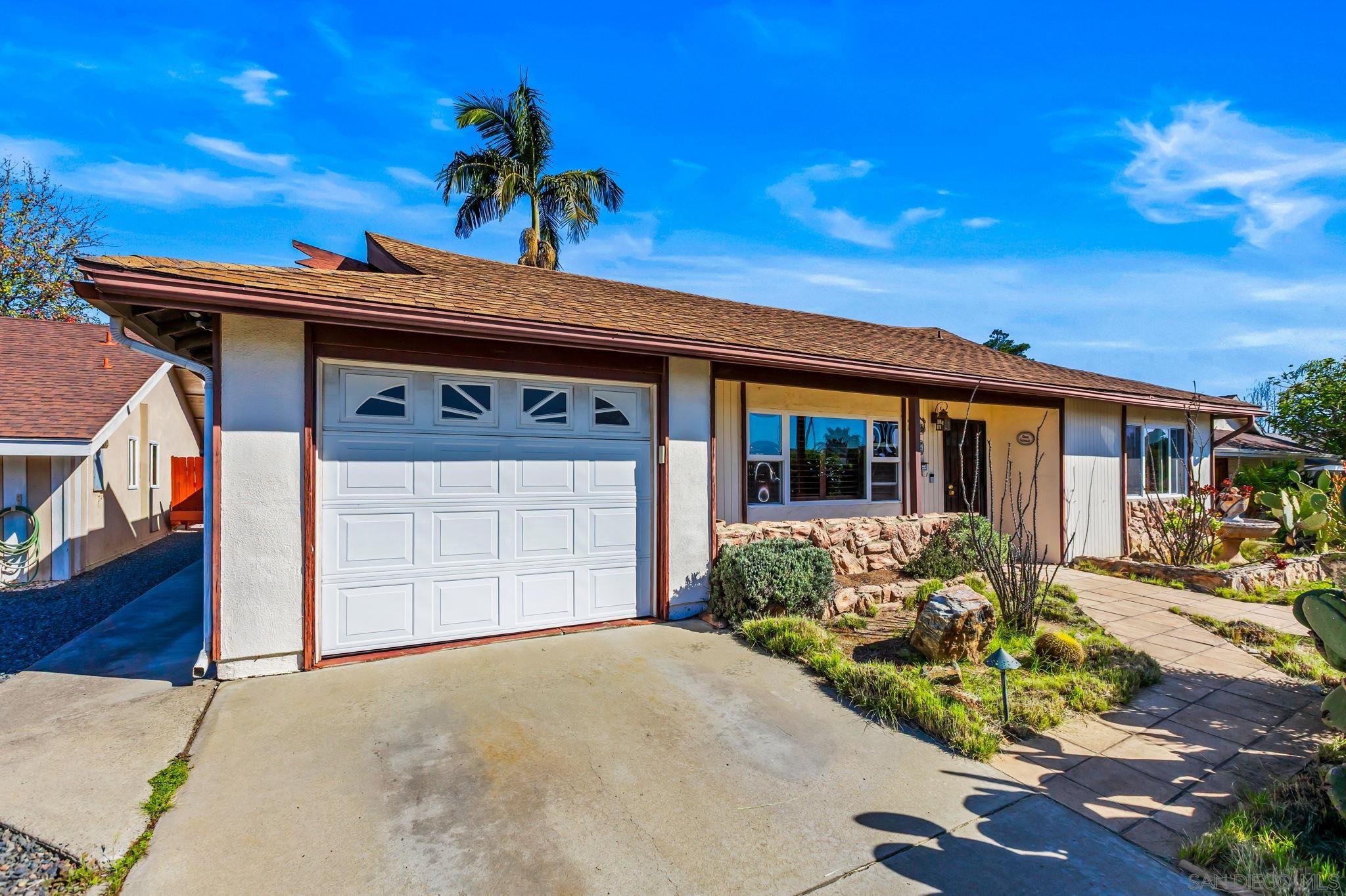 Detail Gallery Image 3 of 36 For 1914  Golden Circle Dr, Escondido,  CA 92026 - 2 Beds | 2 Baths