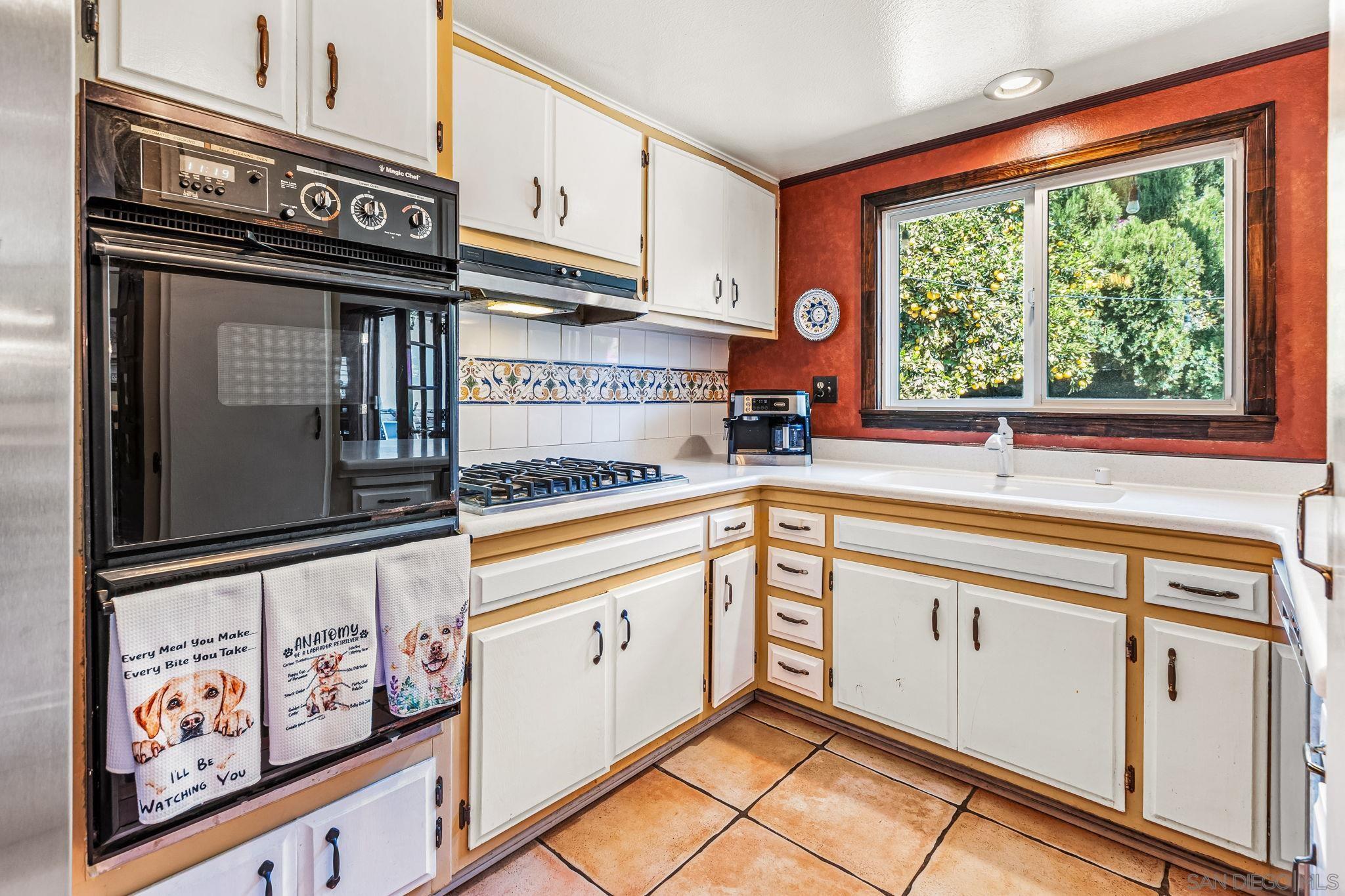 Detail Gallery Image 10 of 36 For 1914  Golden Circle Dr, Escondido,  CA 92026 - 2 Beds | 2 Baths