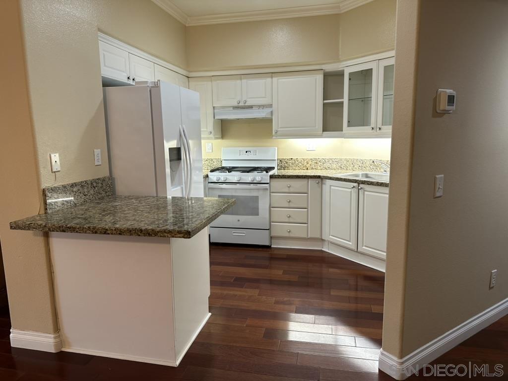 Detail Gallery Image 9 of 27 For 404 N Horne St  D-23, Oceanside,  CA 92054 - 3 Beds | 2 Baths