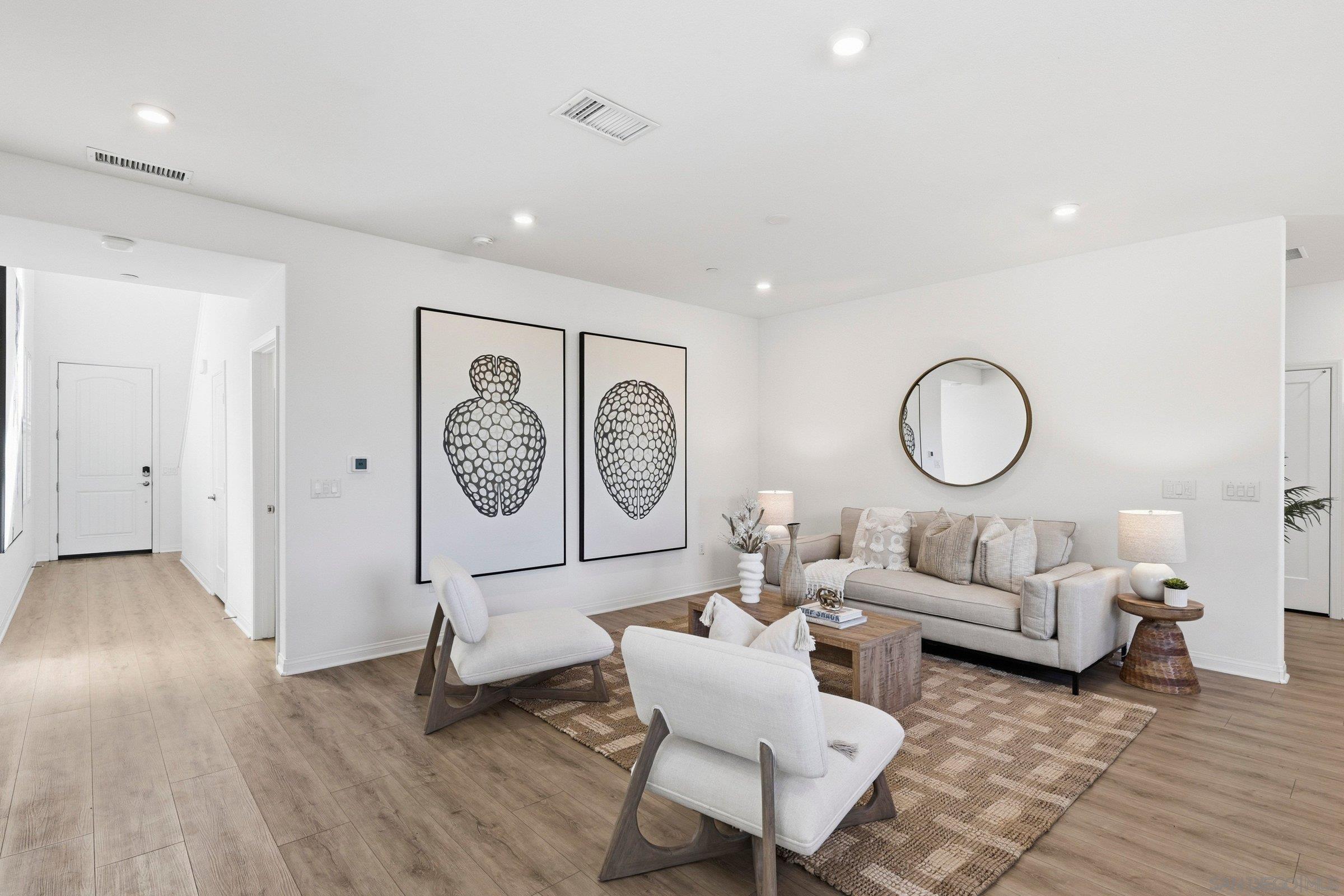 Detail Gallery Image 12 of 53 For 1794  Valley Oak Way, Oceanside,  CA 92056 - 4 Beds | 2/1 Baths