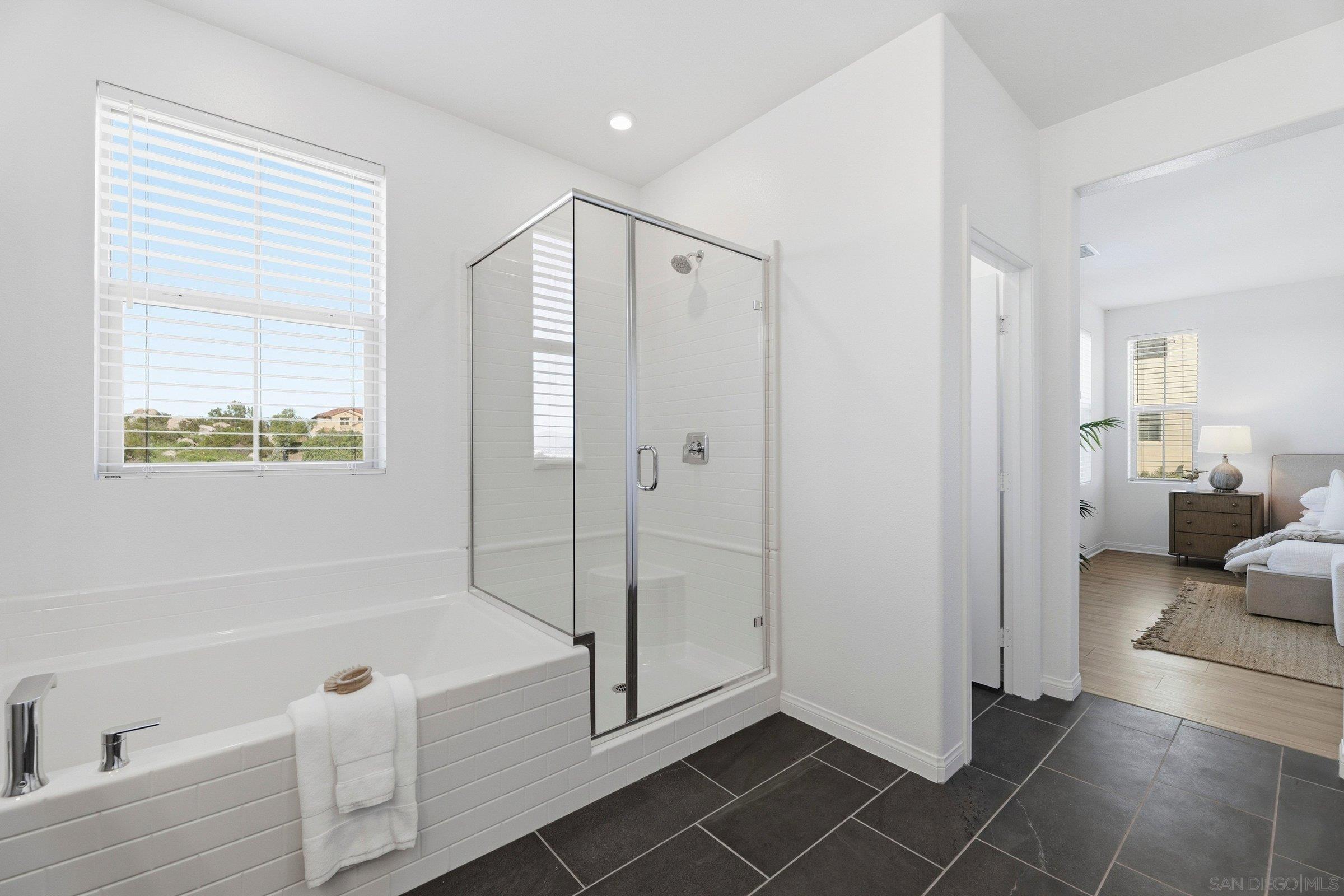 Detail Gallery Image 34 of 53 For 1794  Valley Oak Way, Oceanside,  CA 92056 - 4 Beds | 2/1 Baths