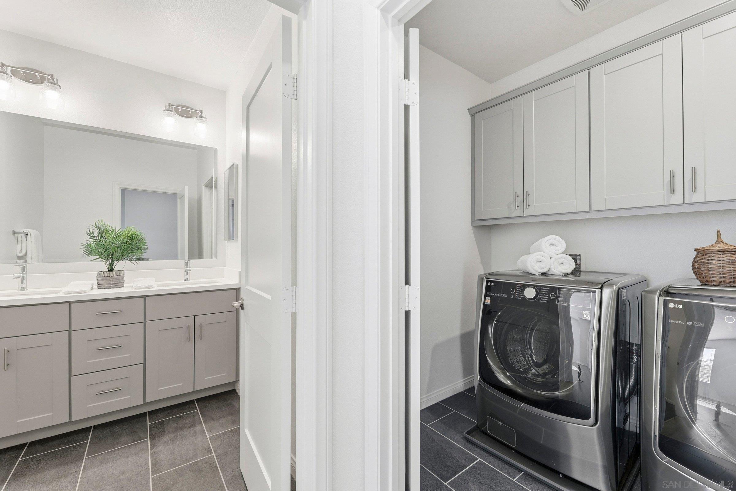 Detail Gallery Image 36 of 53 For 1794  Valley Oak Way, Oceanside,  CA 92056 - 4 Beds | 2/1 Baths