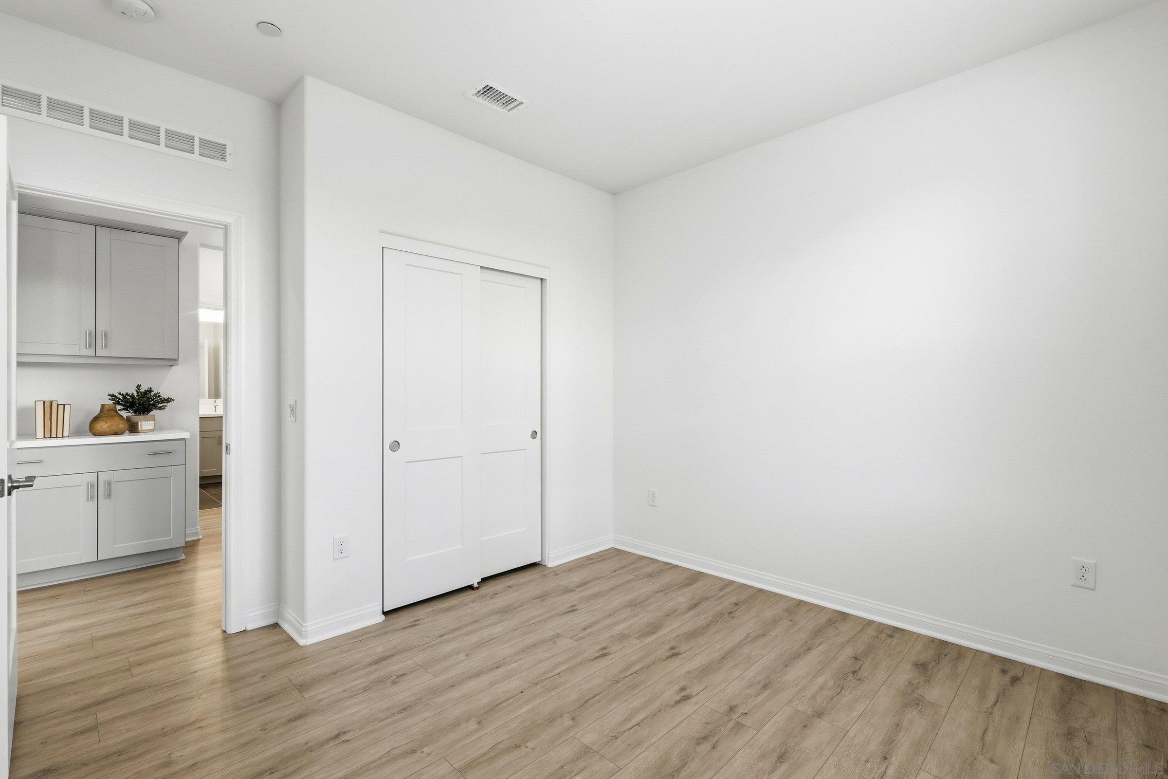 Detail Gallery Image 39 of 53 For 1794  Valley Oak Way, Oceanside,  CA 92056 - 4 Beds | 2/1 Baths