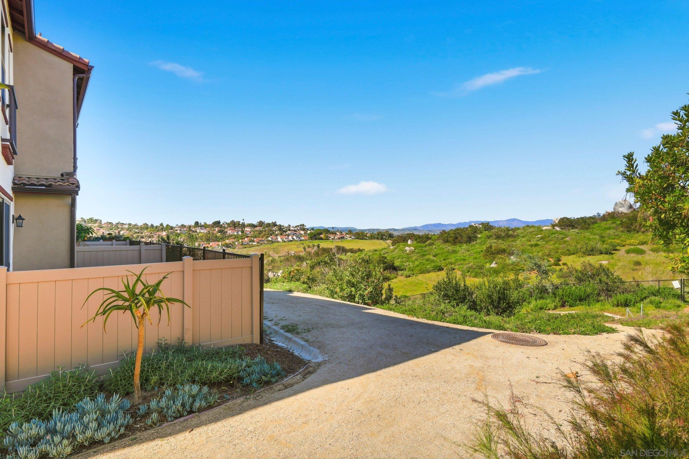 Detail Gallery Image 41 of 53 For 1794  Valley Oak Way, Oceanside,  CA 92056 - 4 Beds | 2/1 Baths