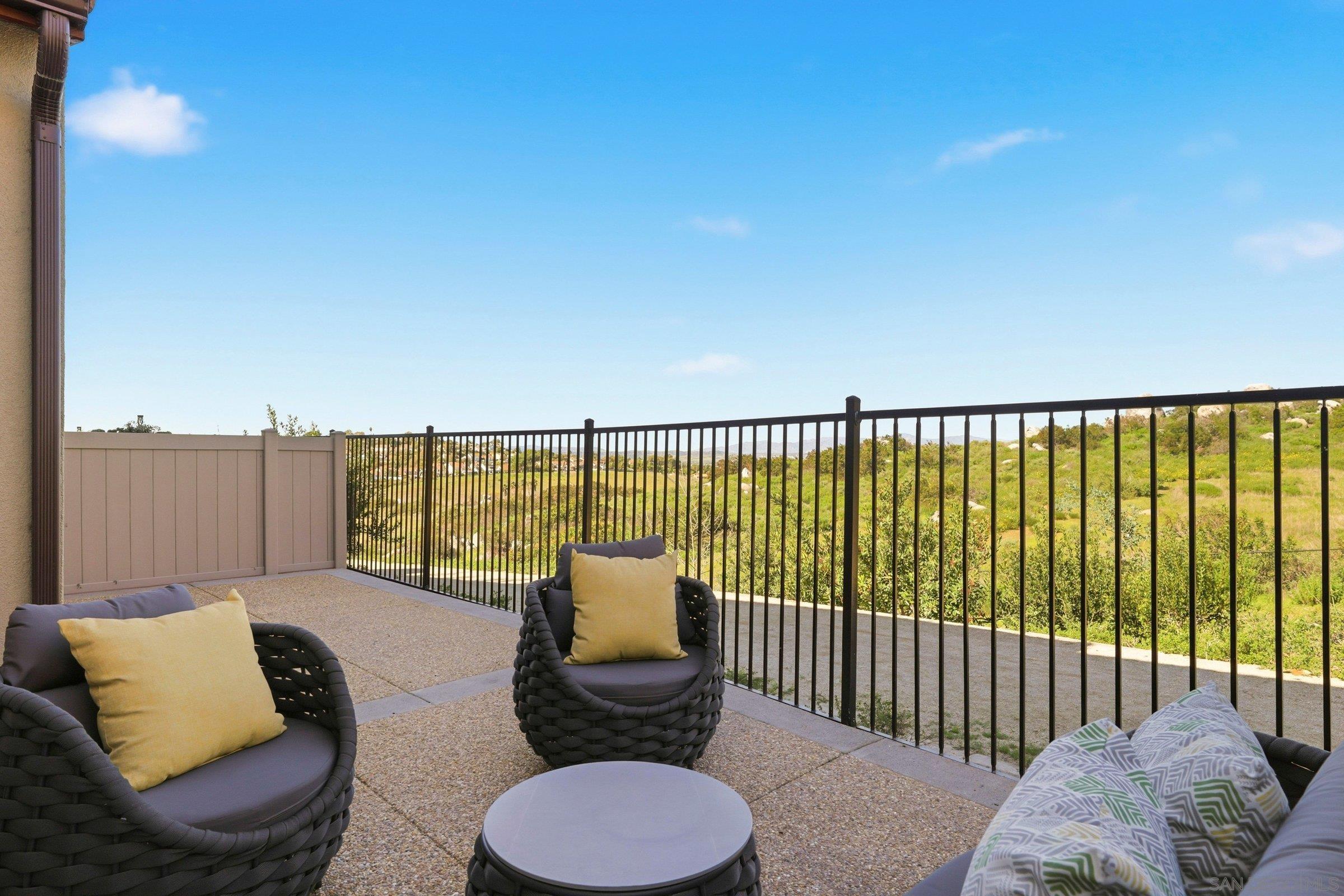 Detail Gallery Image 44 of 53 For 1794  Valley Oak Way, Oceanside,  CA 92056 - 4 Beds | 2/1 Baths