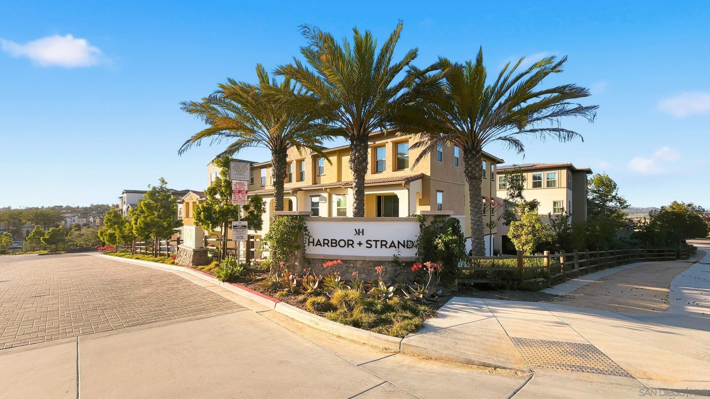 Detail Gallery Image 9 of 53 For 1794  Valley Oak Way, Oceanside,  CA 92056 - 4 Beds | 2/1 Baths