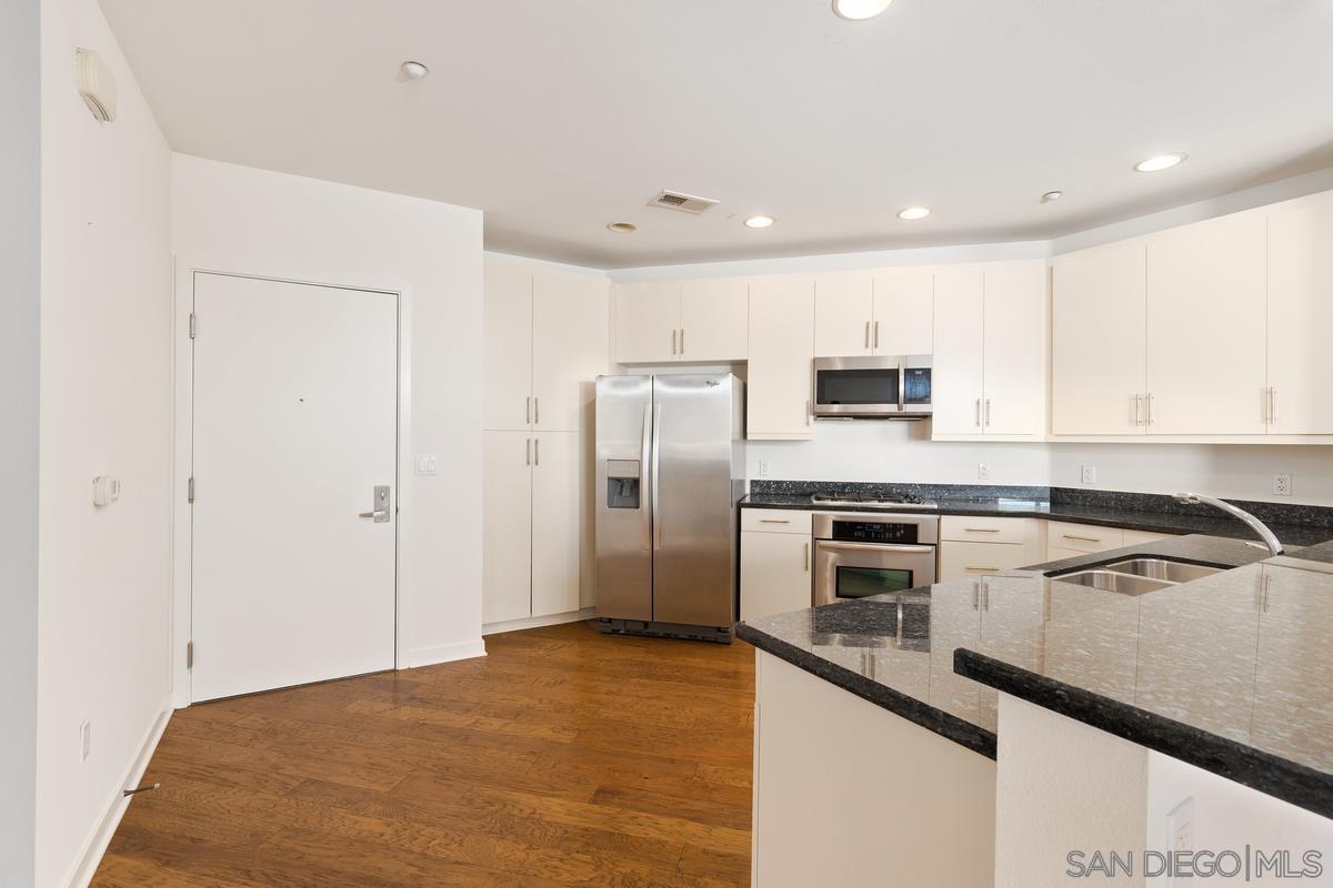 Detail Gallery Image 4 of 28 For 3650  5th Ave  #404,  San Diego,  CA 92103 - 1 Beds | 1 Baths