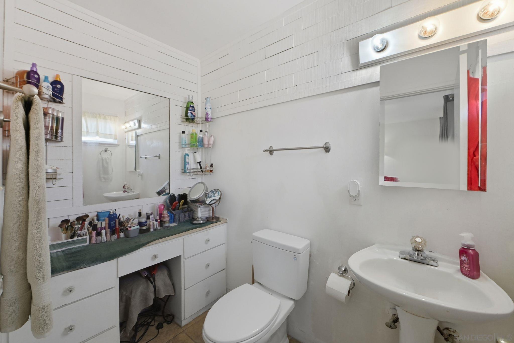 Detail Gallery Image 13 of 22 For 5110  Galt Way, San Diego,  CA 92117 - 3 Beds | 1/1 Baths