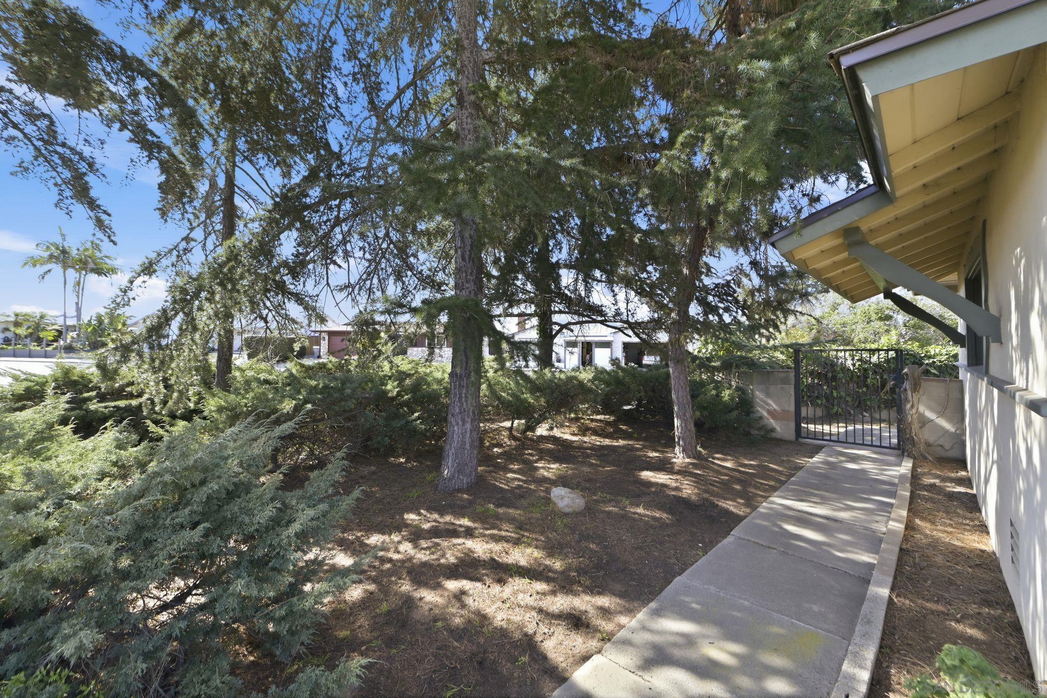 Detail Gallery Image 3 of 22 For 5110  Galt Way, San Diego,  CA 92117 - 3 Beds | 1/1 Baths