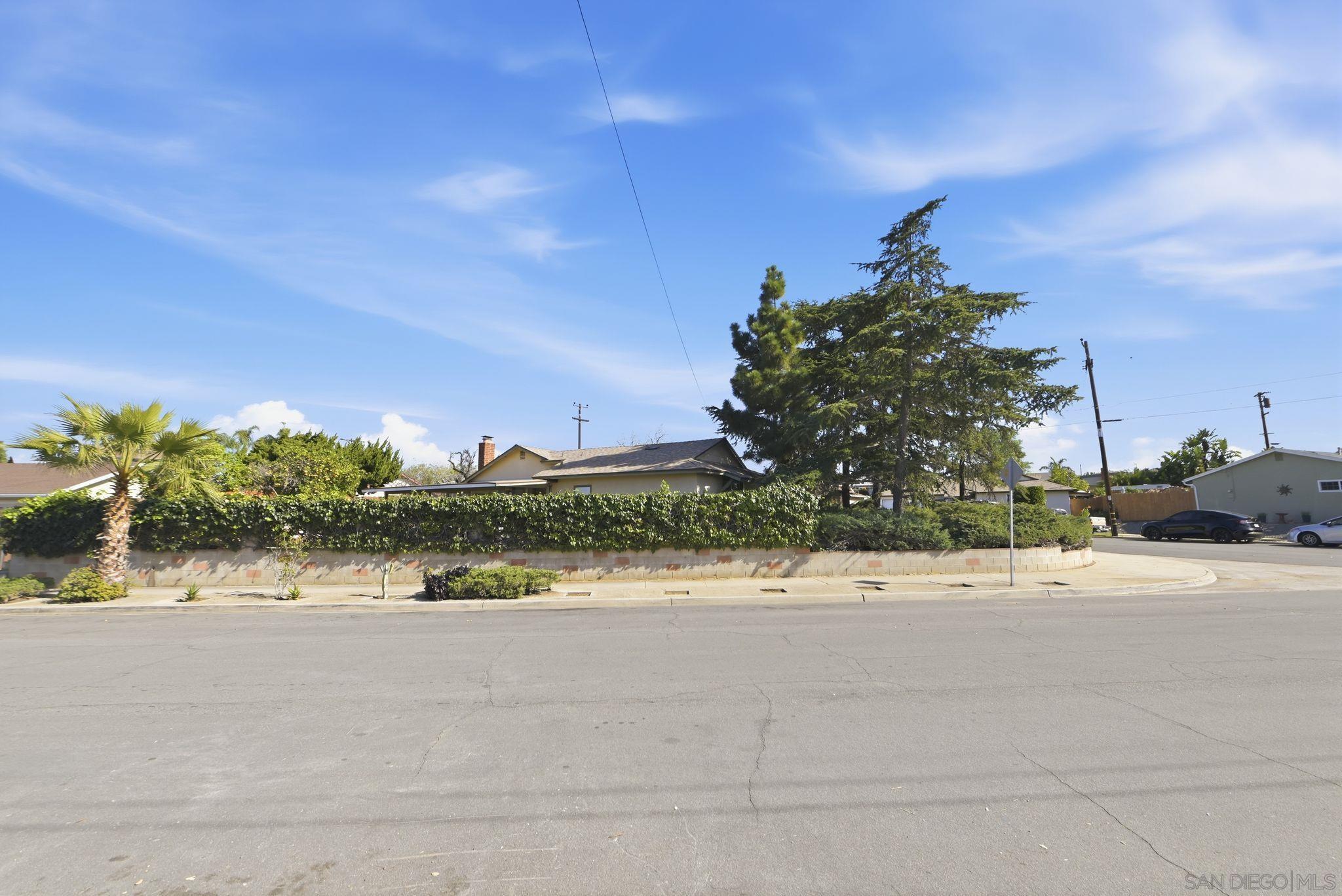 Detail Gallery Image 4 of 22 For 5110  Galt Way, San Diego,  CA 92117 - 3 Beds | 1/1 Baths