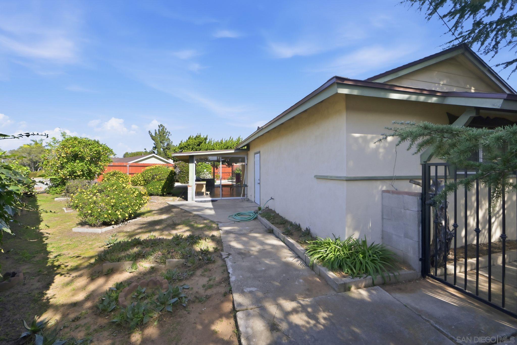 Detail Gallery Image 7 of 22 For 5110  Galt Way, San Diego,  CA 92117 - 3 Beds | 1/1 Baths