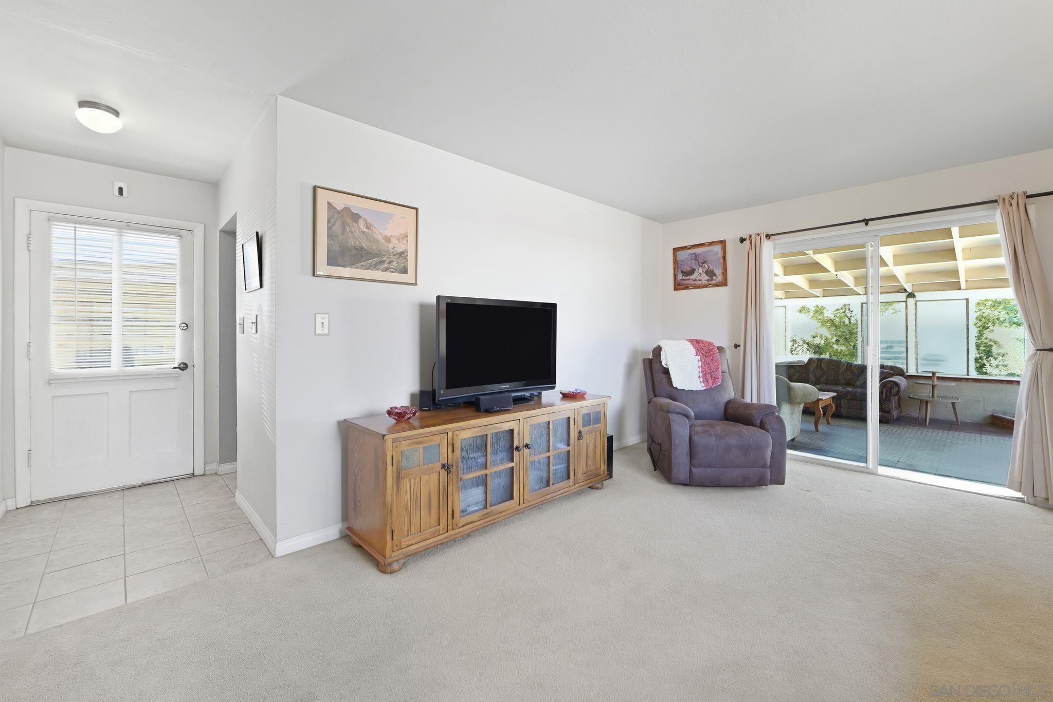 Detail Gallery Image 8 of 22 For 5110  Galt Way, San Diego,  CA 92117 - 3 Beds | 1/1 Baths