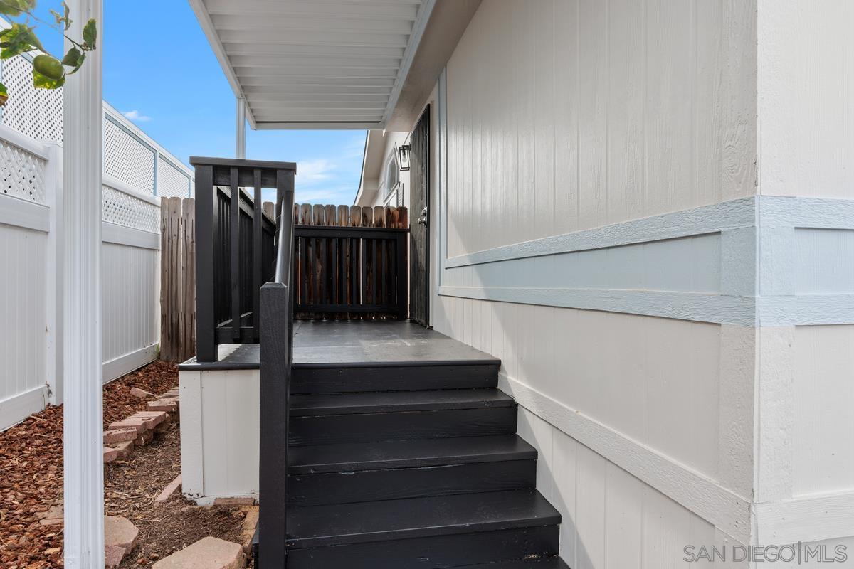 Detail Gallery Image 3 of 26 For 1750  Citracado  #44,  Escondido,  CA 92029 - 3 Beds | 2 Baths