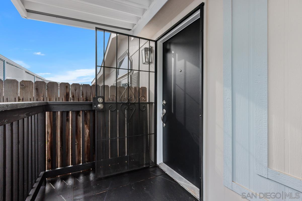 Detail Gallery Image 4 of 26 For 1750  Citracado  #44,  Escondido,  CA 92029 - 3 Beds | 2 Baths