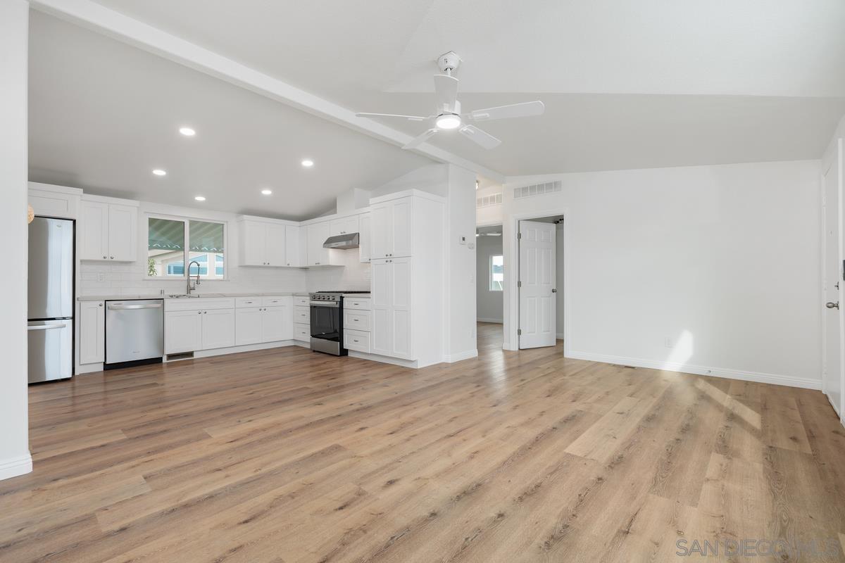 Detail Gallery Image 7 of 26 For 1750  Citracado  #44,  Escondido,  CA 92029 - 3 Beds | 2 Baths