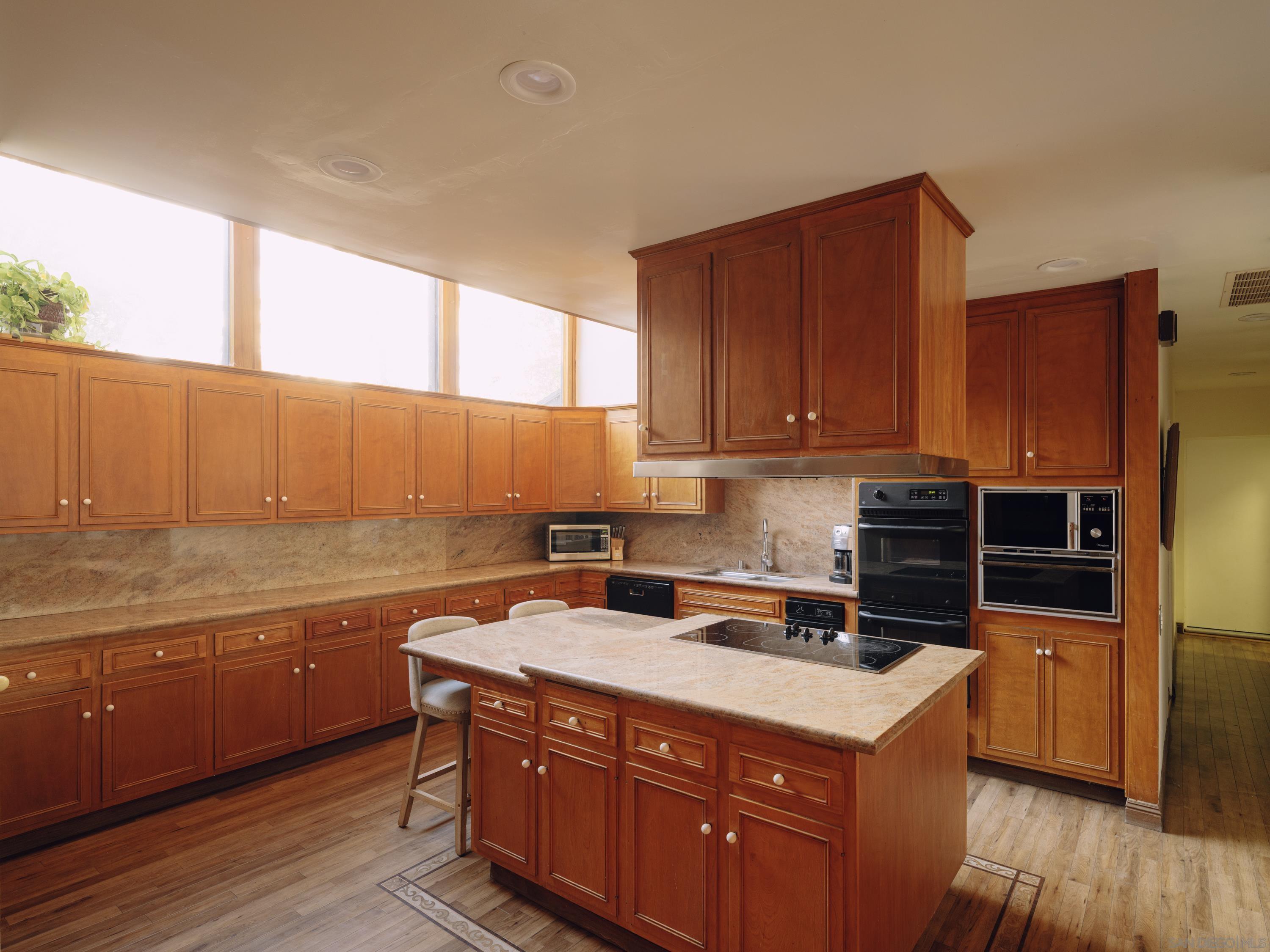 Detail Gallery Image 11 of 35 For 6009  Mimulus, Rancho Santa Fe,  CA 92067 - 8 Beds | 7/2 Baths