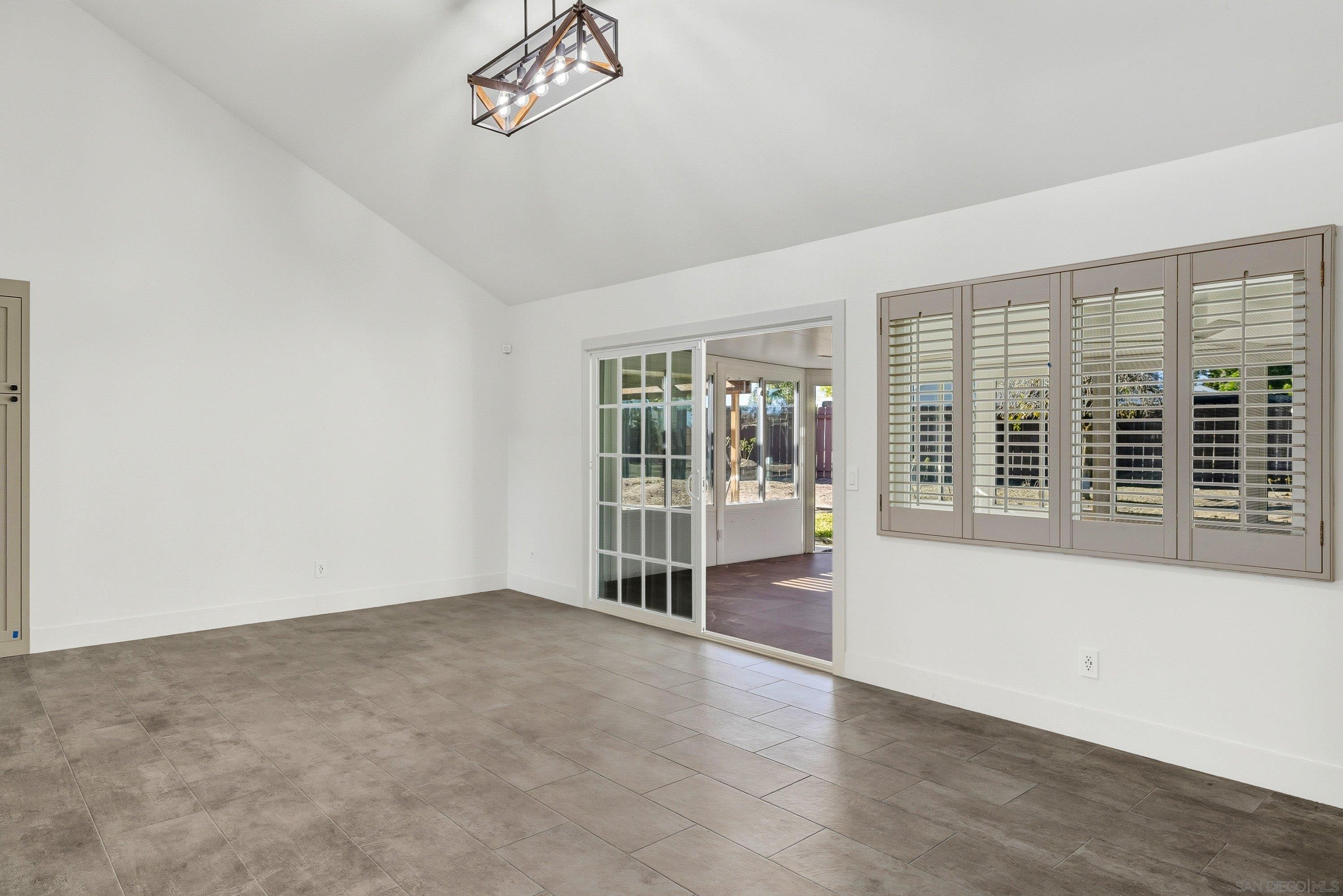Detail Gallery Image 10 of 59 For 5639  Pony Ct, Oceanside,  CA 92057 - 4 Beds | 2 Baths
